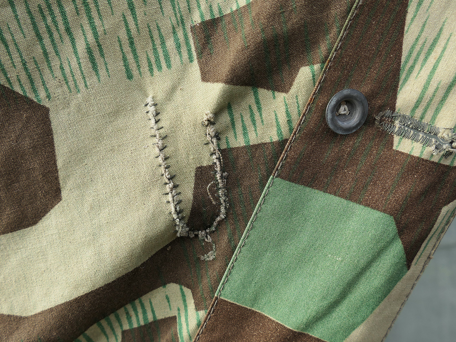 Wehrmacht Late-Period Original M31 Tent Canvas, Splinter Camouflage – RBNR. – Tent Fabric, Camouflage Tent Fabric, VERY NICE, BATTLE-WORN