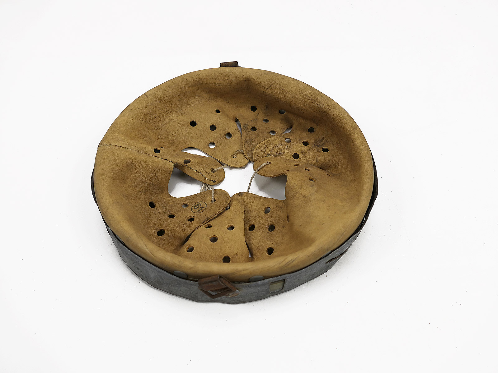 #200/ Wehrmacht steel helmet lining – antique interior lining for M35, M40 and M42 (61/68)