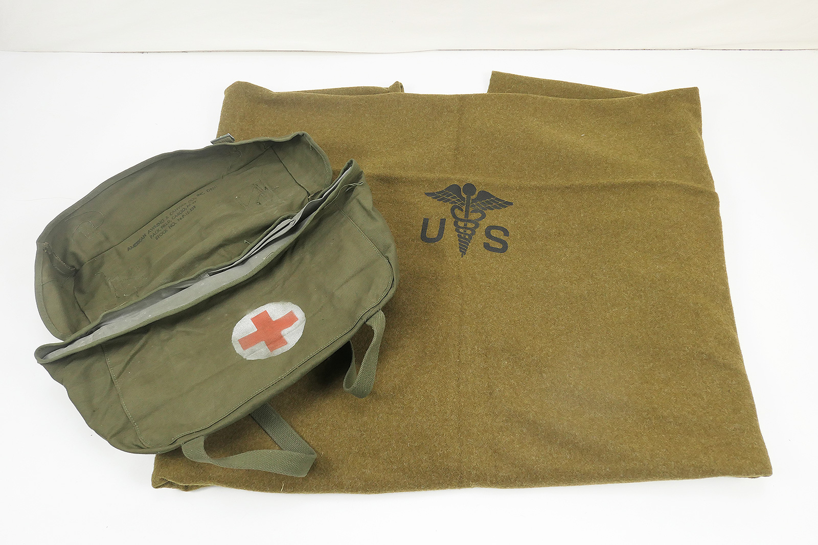 P1490778ZPJ0humh6bwQU #3 US Medic Pack Field Cargo M-1945 Bag + Wool virgin Blanket Aesculab Blanket Red Cross