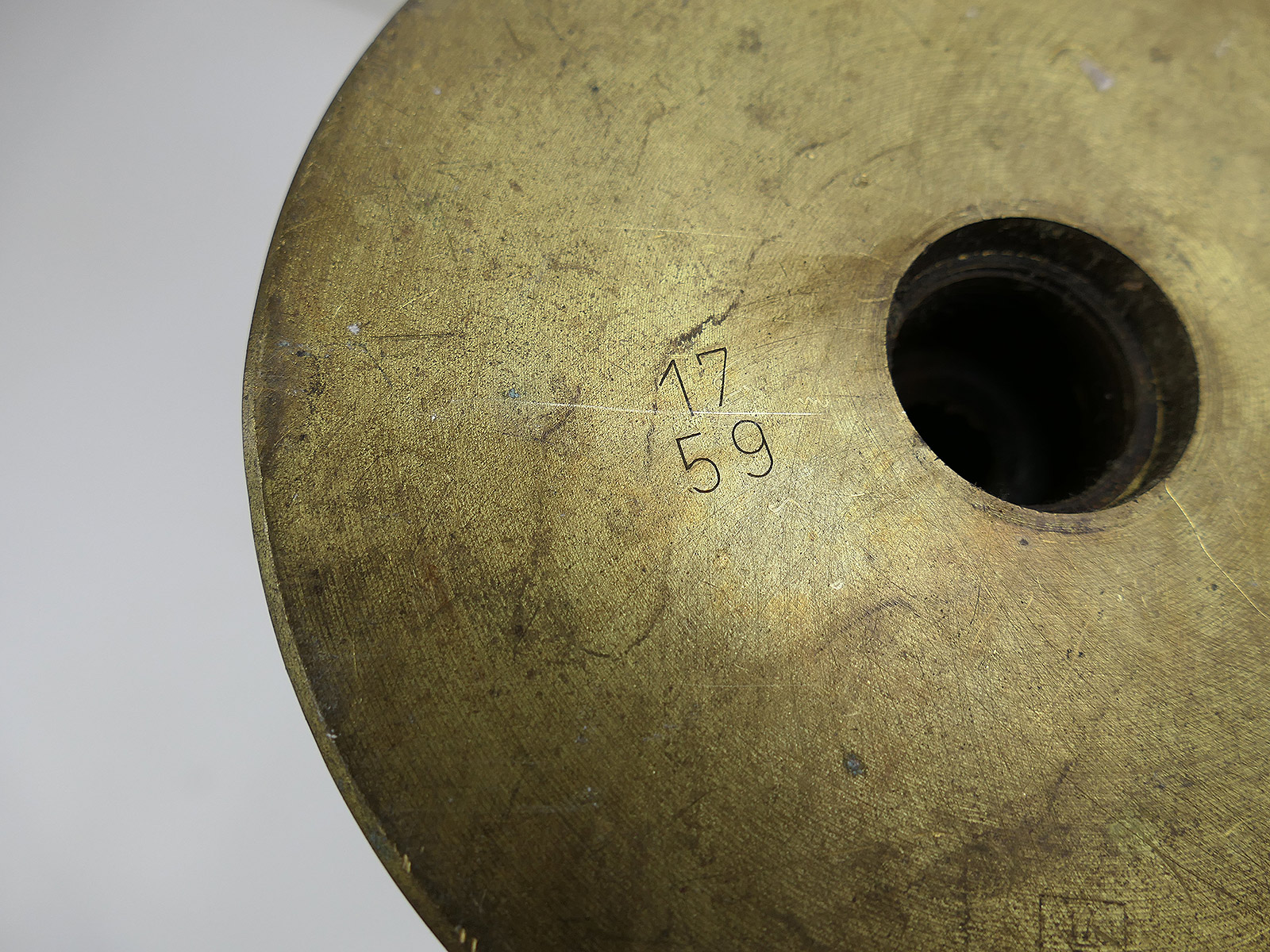 Original 105mm brass shell casing, tank cartridge, 8.5kg, decorative umbrella stand – COLLECTION