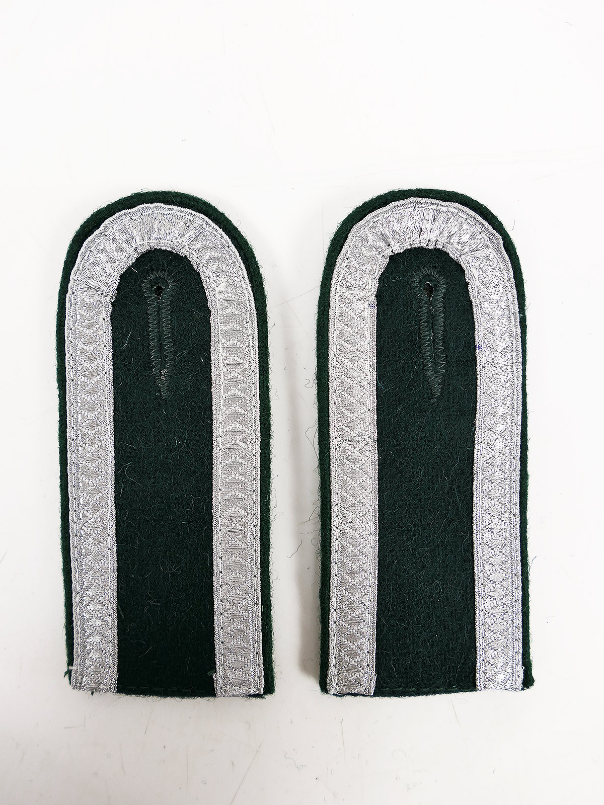 Wehrmacht M36 epaulettes for non-commissioned officers of the Mountain Infantry, for the M1936 field tunic