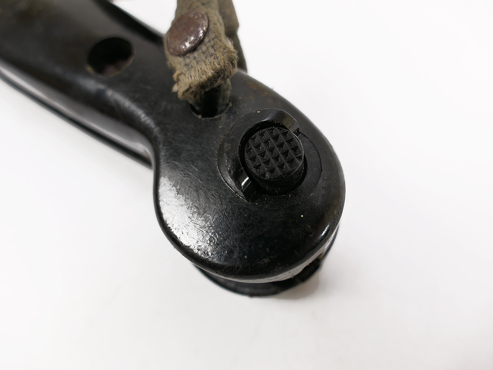 Original NVA side sword / bayonet for AK47 and AK74 Kalashnikovs, with black plastic handle and wire cutter