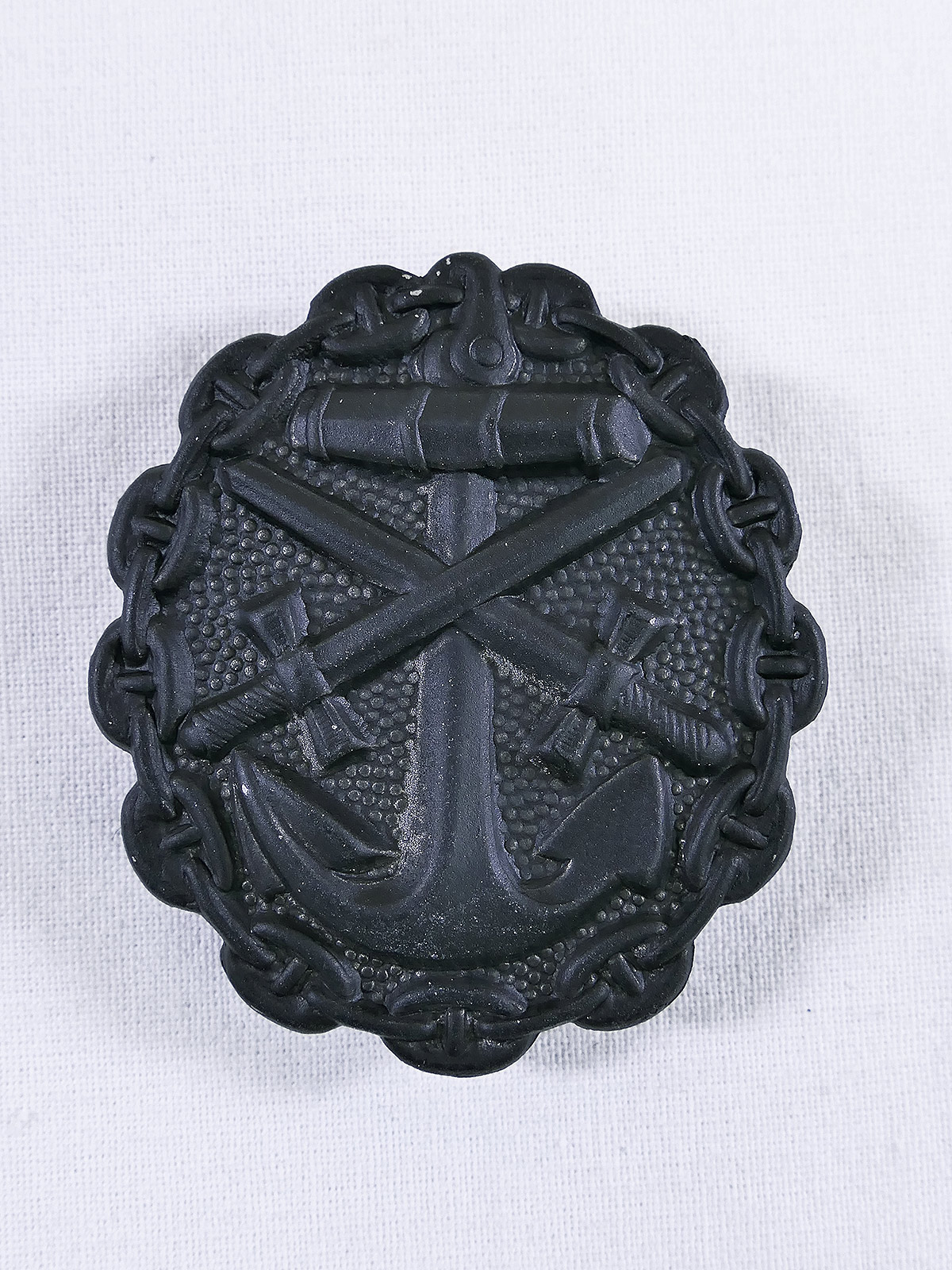 Wounded Navy 1918 Badge in Black
