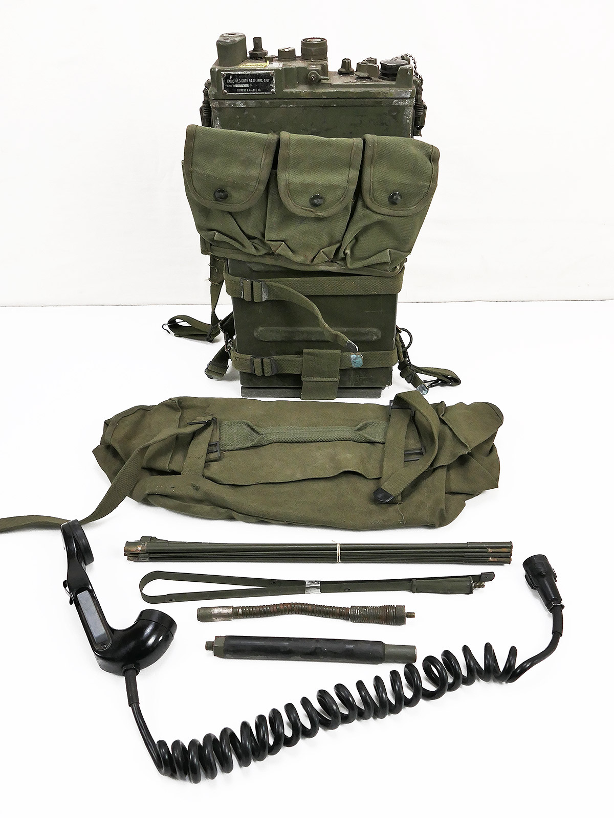 US ARMY RADIO EQUIPMENT VIETNAM RADIO RECEIVER PRC-8 Antenna Handset Carrying frame JEEP