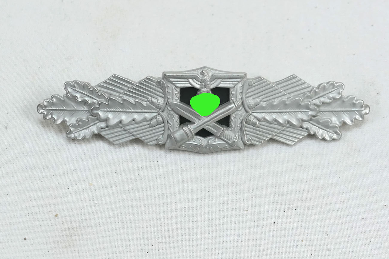 Close Combat Clasp Level Silver