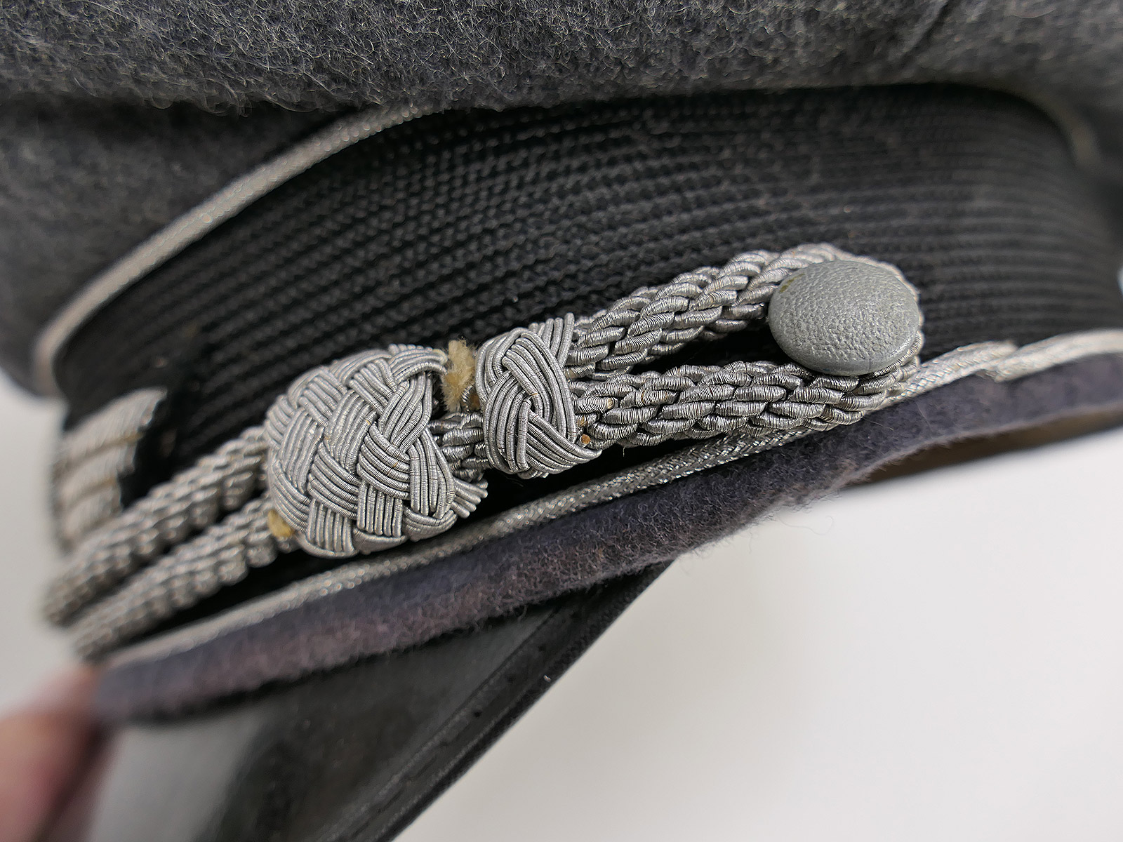 Original LUFTWAFFEN officer’s peaked cap with hand-embroidered details – COLLECTION