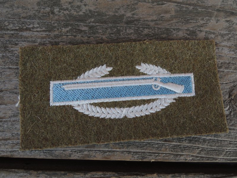US Army WW2 combat infantry badge C.I.B. for the field uniform