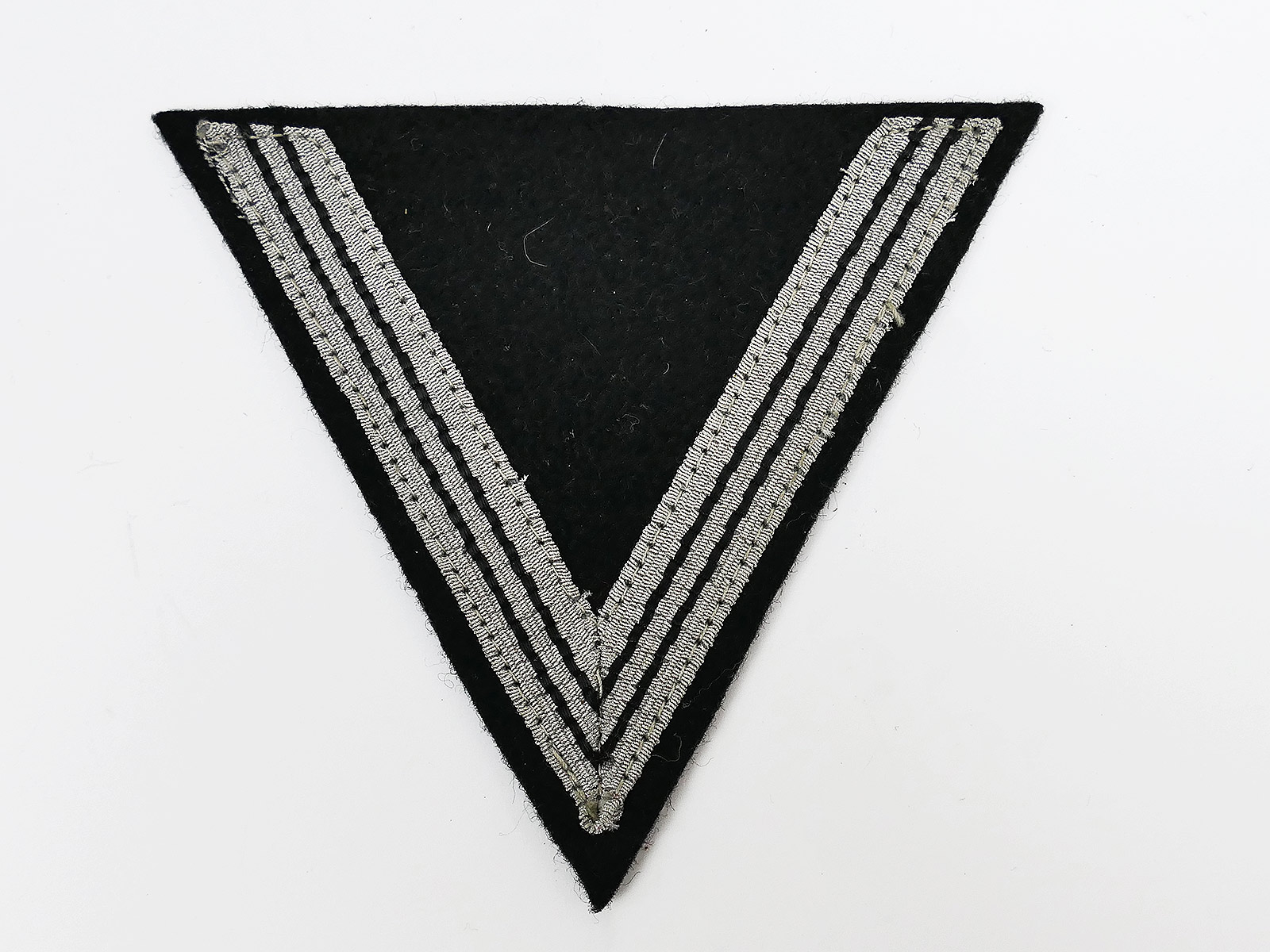 P1760580 Single piece antique angle of honor old fighter sleeve badge SS Verfügungstruppe