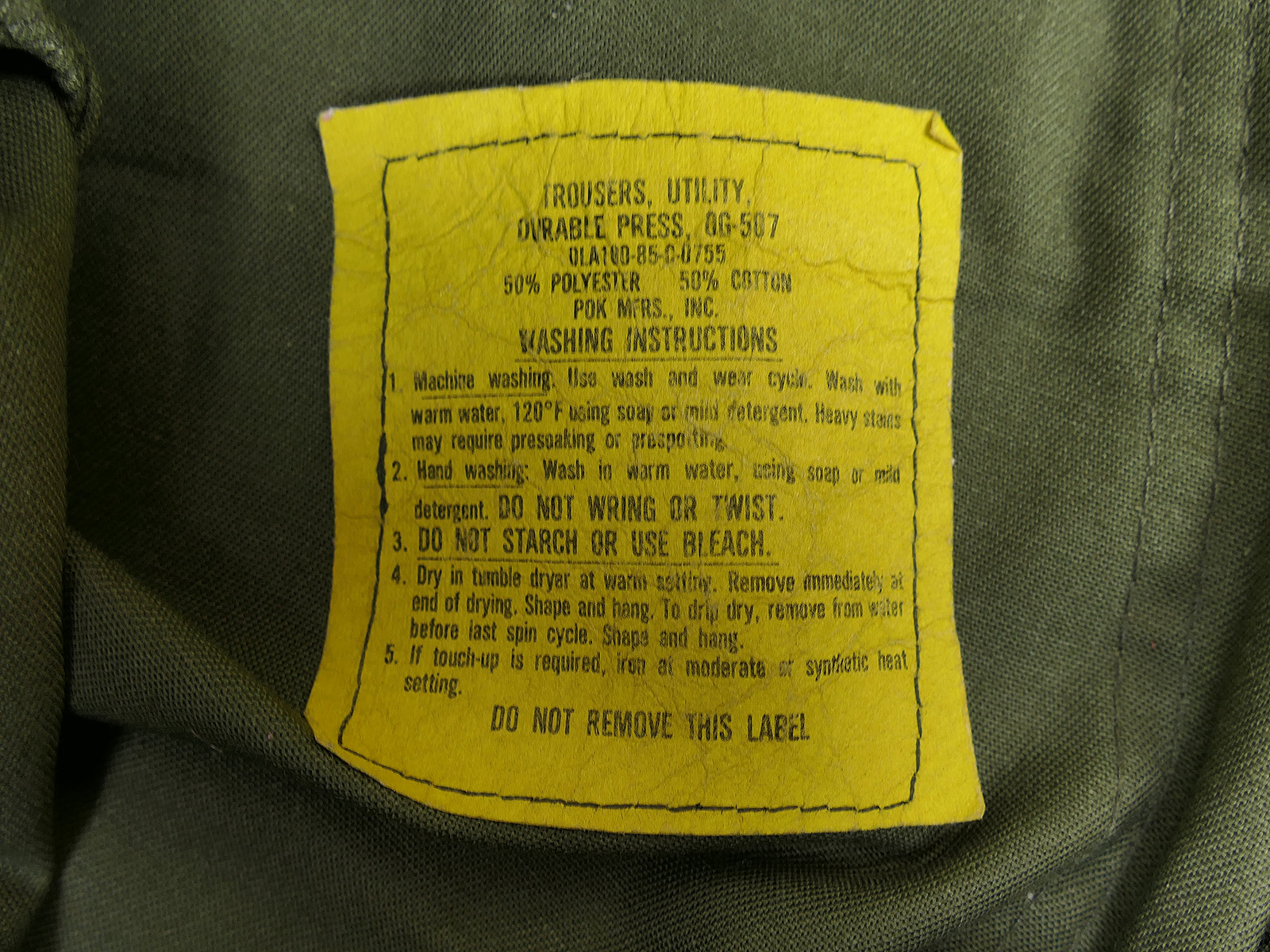 Lot comprising 16 US Army Utility Shirts (OG107) + 2 pairs of field trousers from the 1980s – MIXED