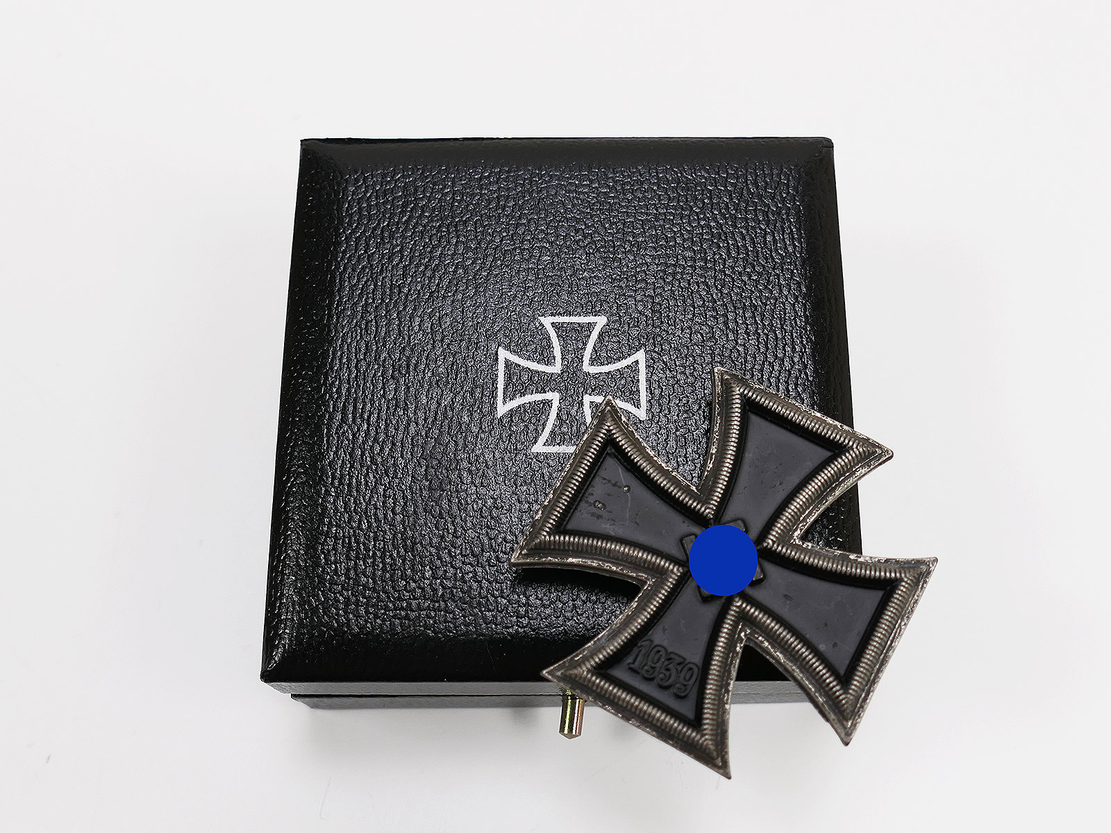 Iron Cross 1st class EK1 1939 with beautiful patina in award case  