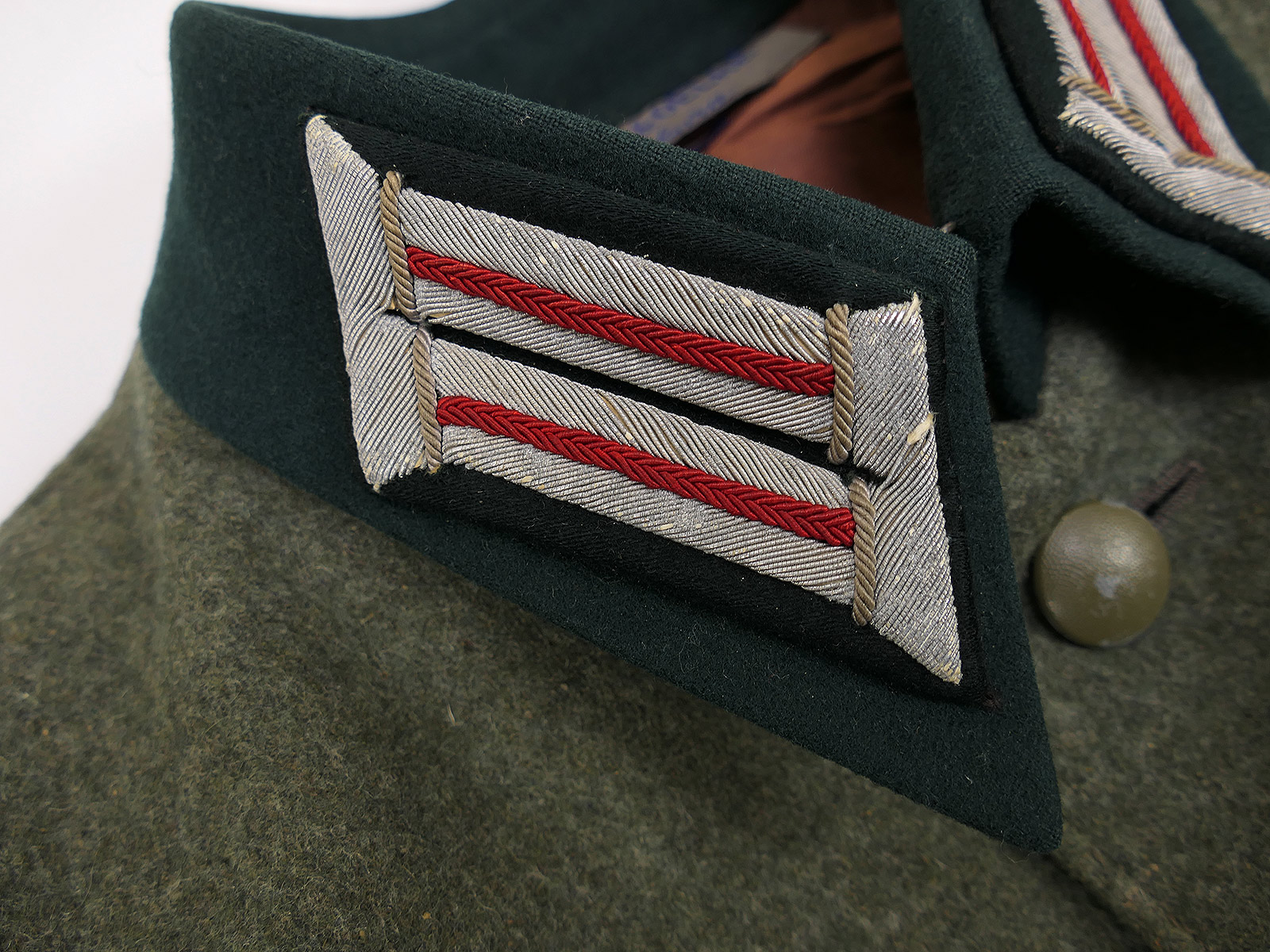 Original Wehrmacht Officer’s Field Jacket M36, Captain, Artillery, complete with breeches – COLLECTION