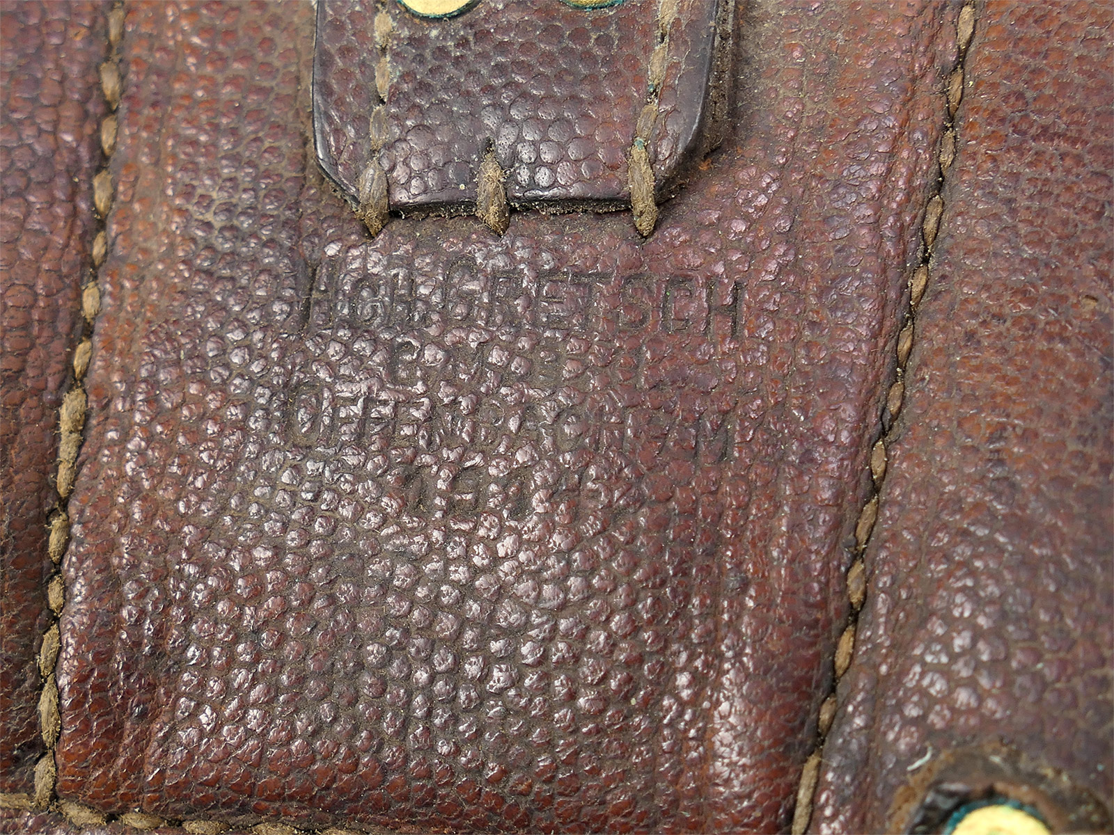 WW1 Original WW1 Cartridge Pouch 1914 – 1 fastening strap missing – COLLECTION BATTLE WORN