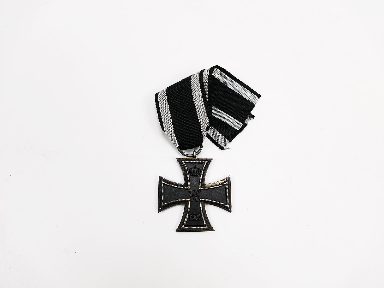 #B Original WK1 Iron Cross 2nd class 1914 / 1813 EK2 with manufacturer on ribbon  