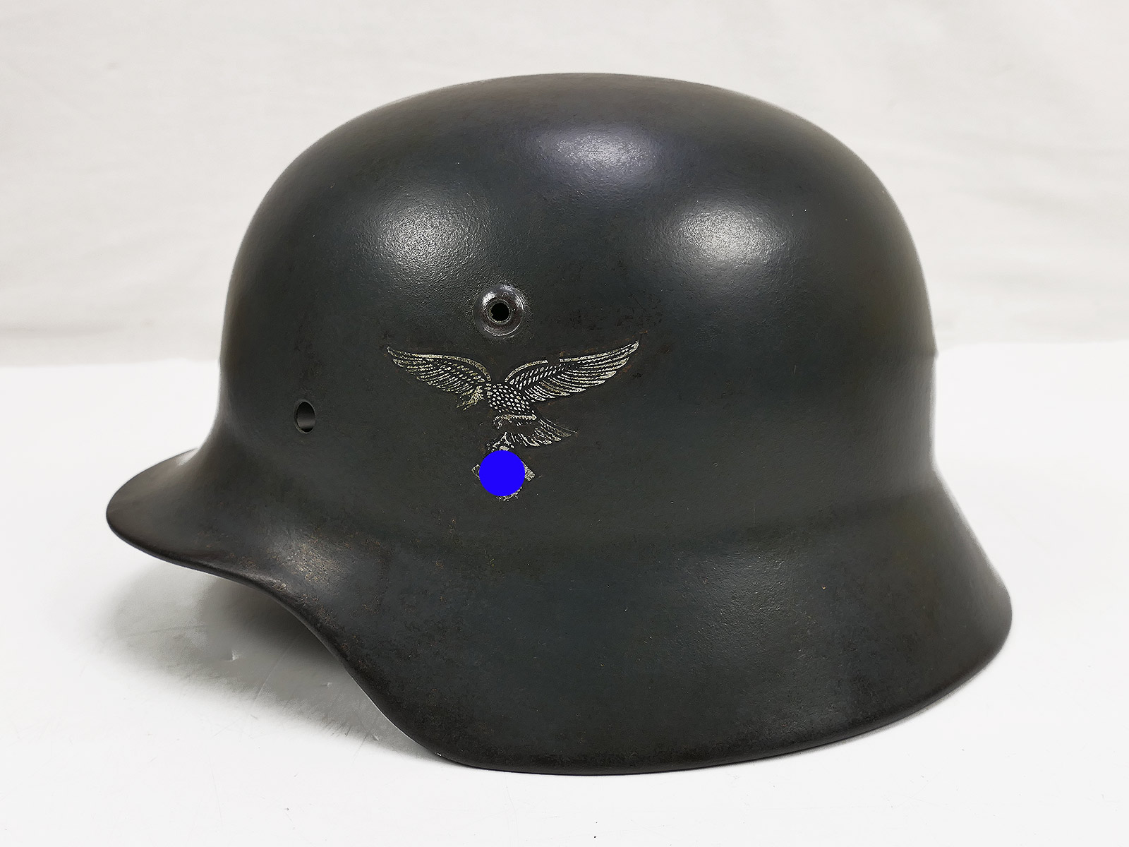 Original Wehrmacht / Luftwaffe steel helmet GLOCKE M35 DD SE62, antique, COLLECTION, battle-worn
