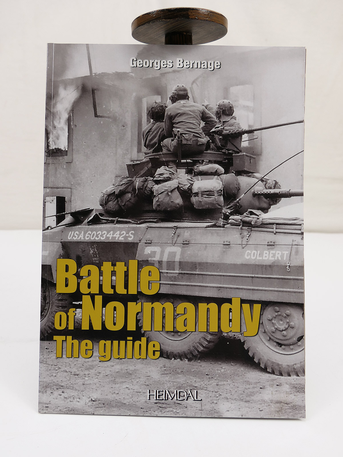 Booklet / Magazine: D-Day: The Battle of Normandy – THE GUIDE: The 1944 Invasion by Georges Bernage – COLLECTION