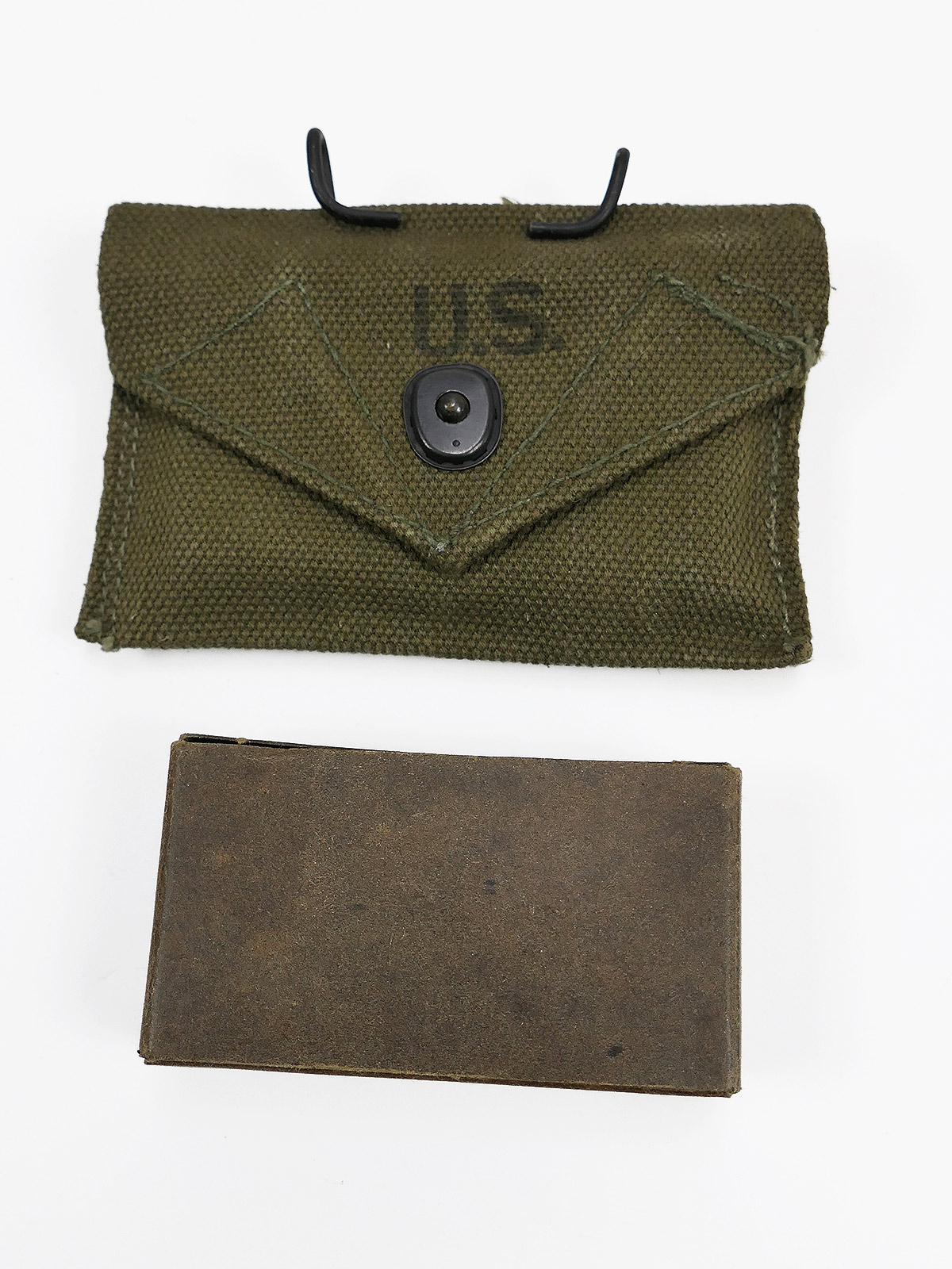 US Army First Aid Kit - Pouch 1944 olive + Dressing First Aid Carlisle first aid kit