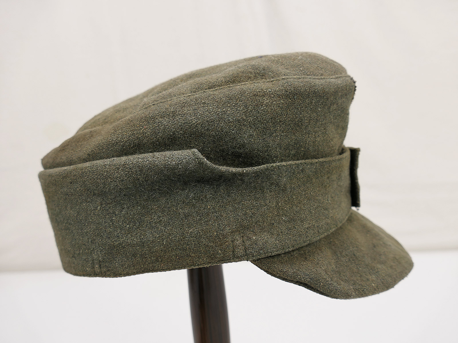 Army M43 field cap, FADE OUT, size 57, with original trapezoid detailing – COLLECTION