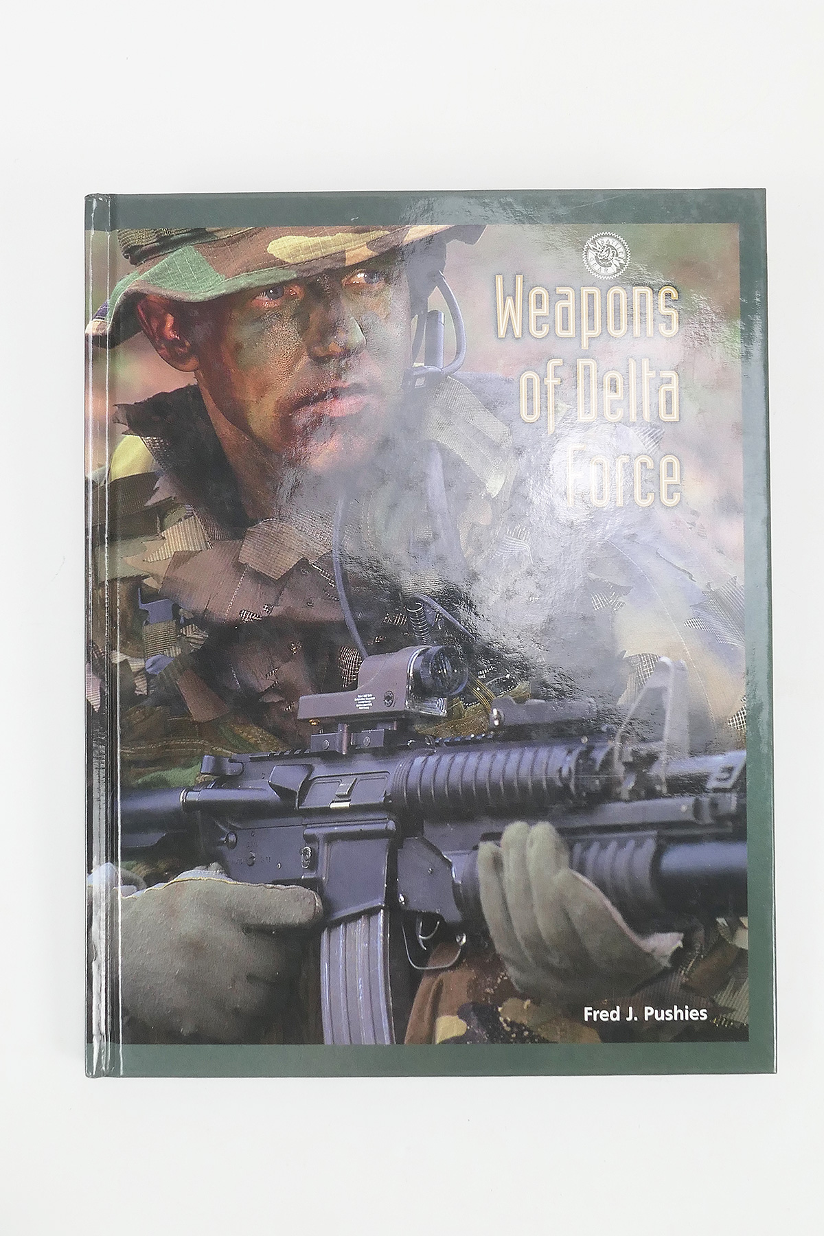 P1470343 Book - Battle Gear WEAPONS OF DELTA FORCE - Fred J. Pushies