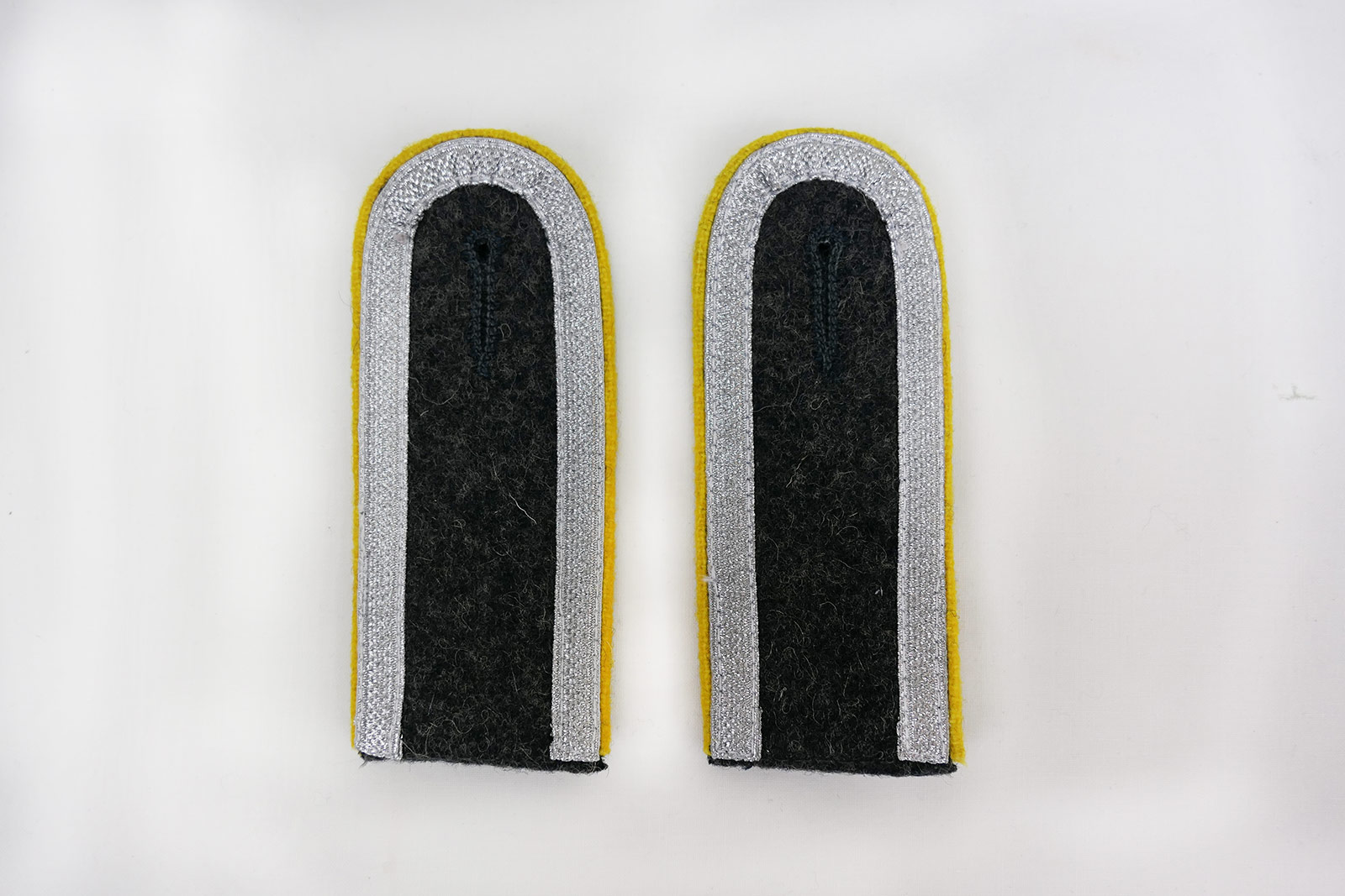 1x pair of epaulettes Luftwaffe Unteroffizier UFFZ