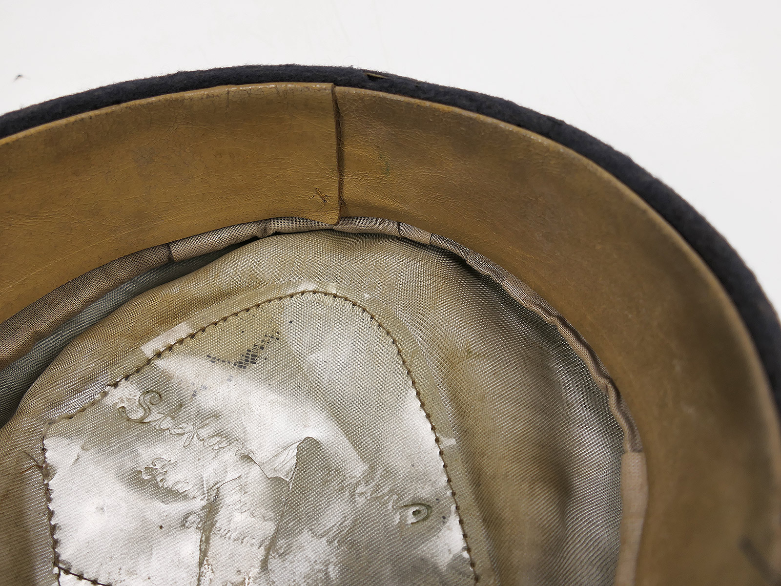 Original LUFTWAFFEN officer’s peaked cap with hand-embroidered details – COLLECTION