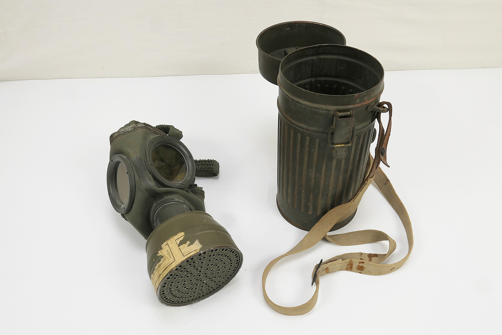 Wehrmacht gas mask protective mask GM-30 Gr.2 with filter in gas mask box