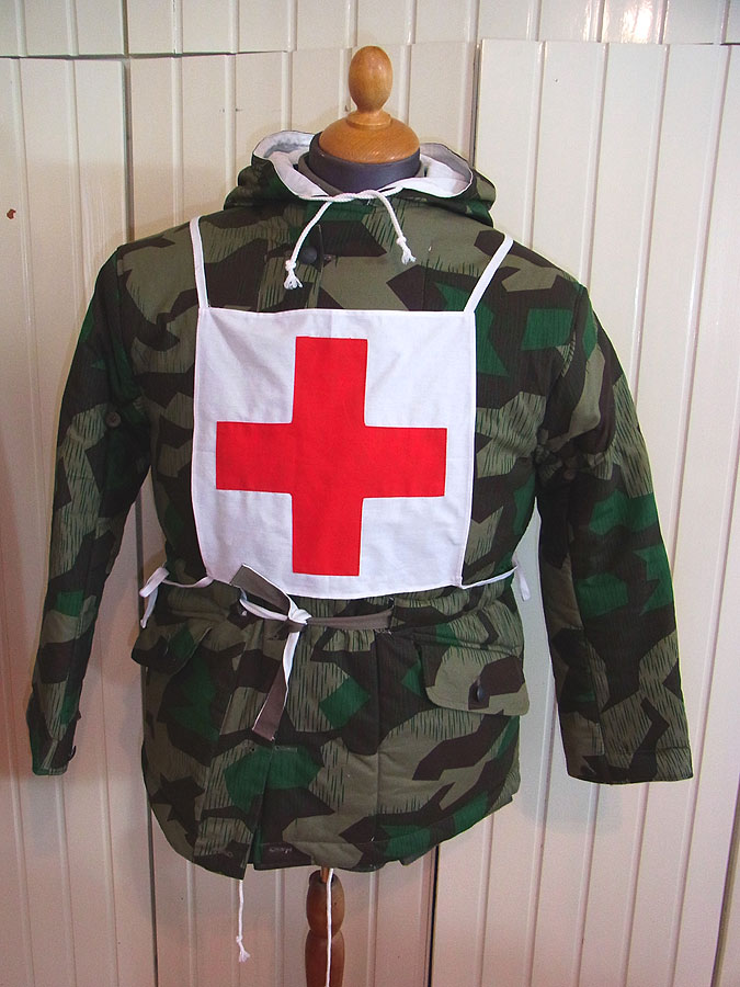 8253-5 Wehrmacht paramedic medic red cross uniform marking chest back red cross