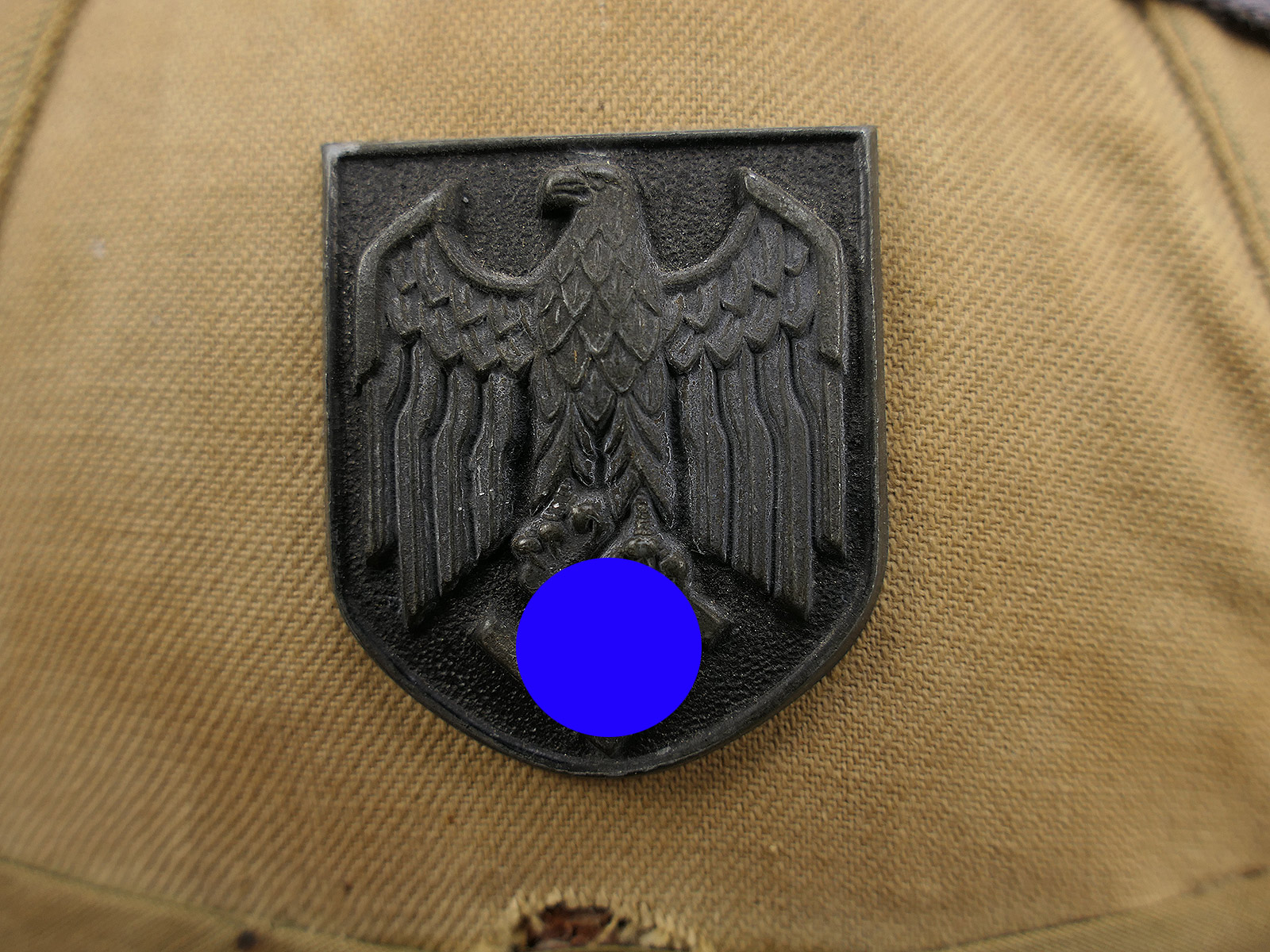 Original tropical helmet, Afrikakorps, Carl Halfar, Wehrmacht, DAK, with dust goggles – COLLECTION