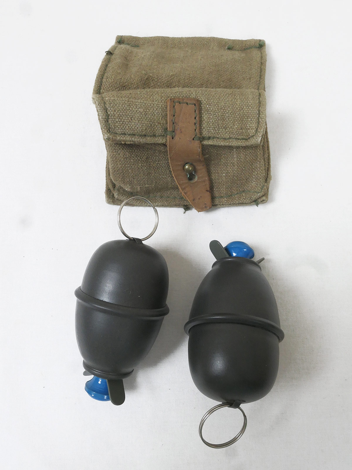2x egg hand grenade M39 Wehrmacht DEKO 1:1 / fuse imitation unscrewable with booty coupling bag