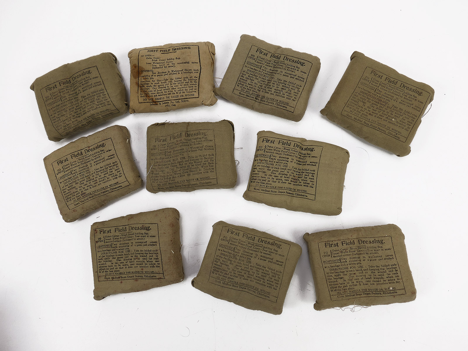1x Original British WW2 First Aid Kit – English First Field Dressing, SMALL