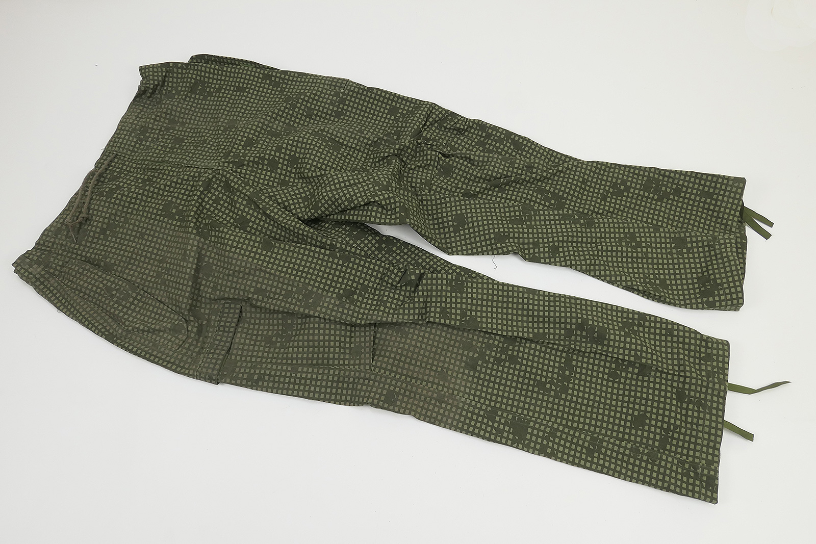 US Army Trousers Night camouflage Desert Gr. Small Short 1983 1st Gulf War