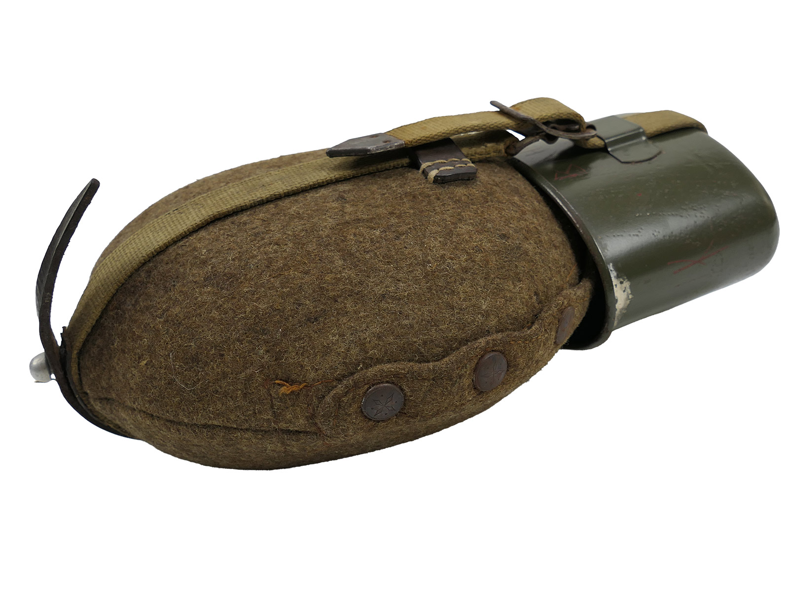 Wehrmacht MN42 canteen with steel cup – TOP COLLECTION, BATTLE-WORN