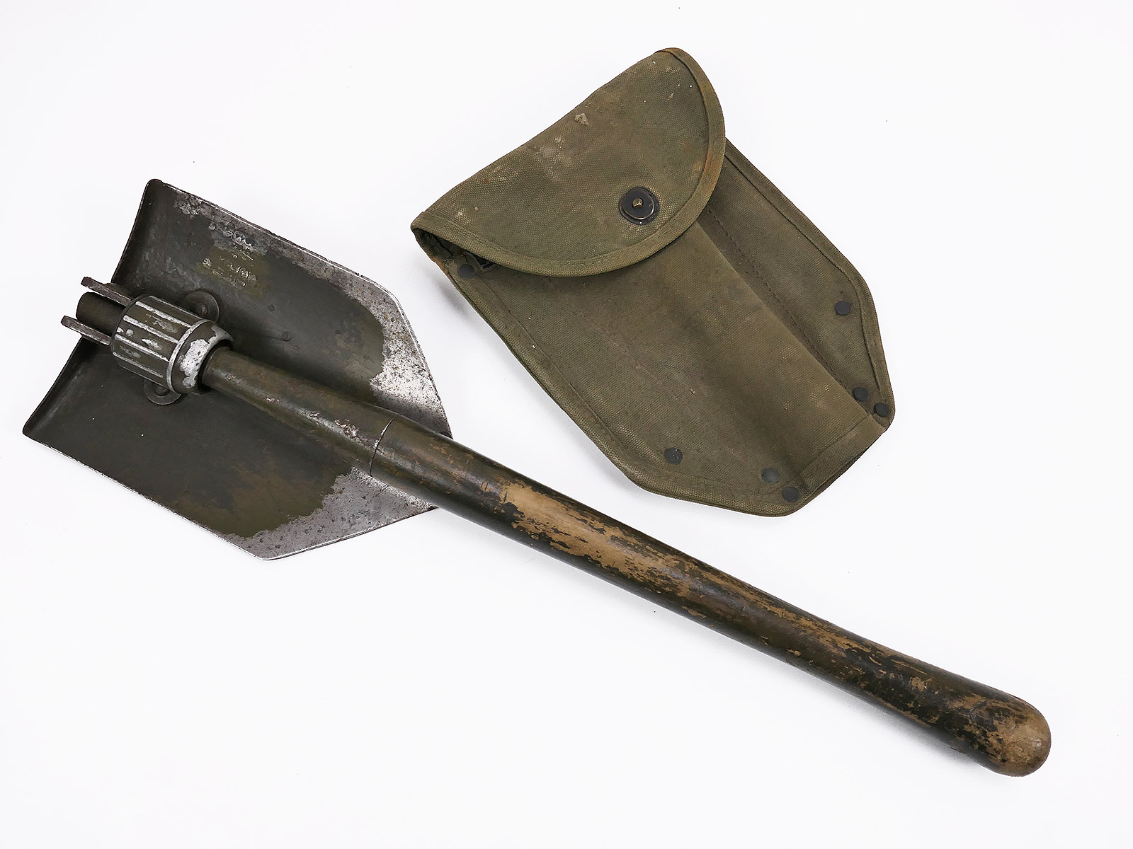P1716187 US ARMY Folding Spade AMES 1944 with pocket 1944 Entrenching Tool modified