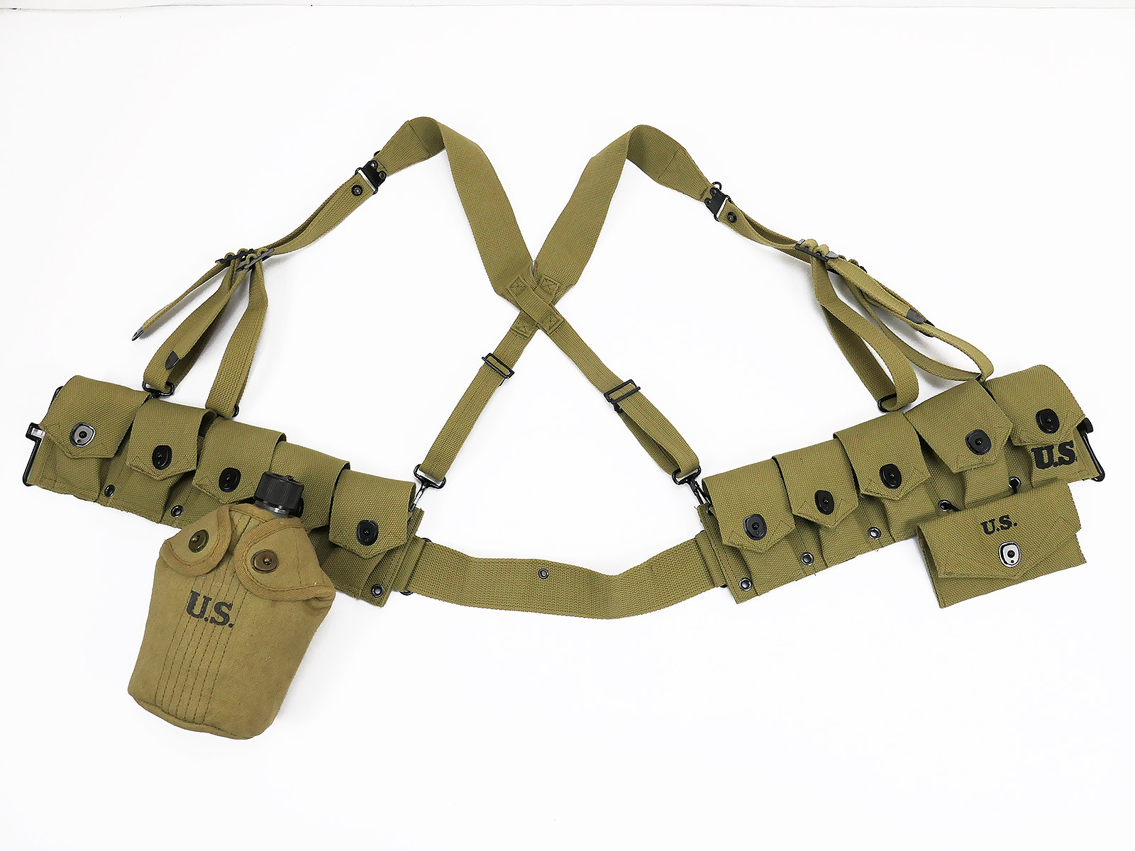 WW2 US Army assault pack equipment Garand M1 Ammo Belt ammunition belt canteen First Aid
