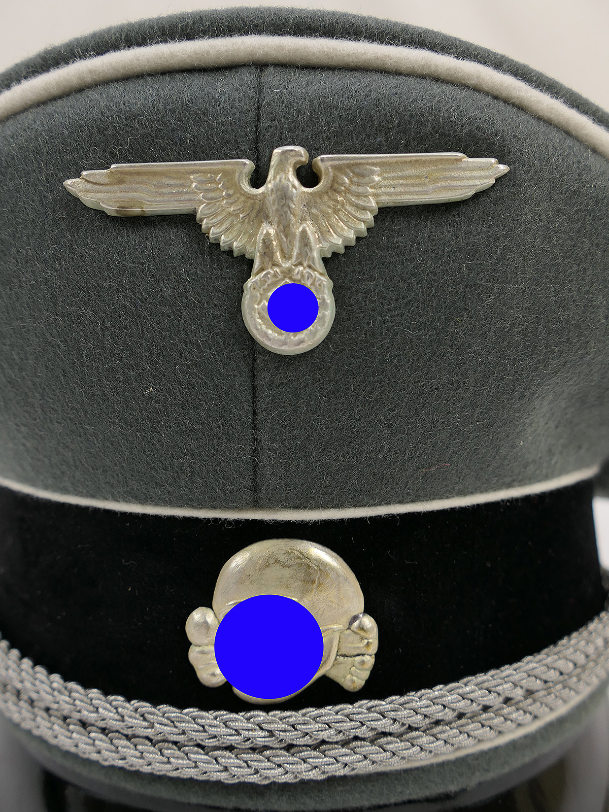 Waffen SS peaked cap, officer’s, size 58 – top-quality museum-grade reproduction with metal detailing