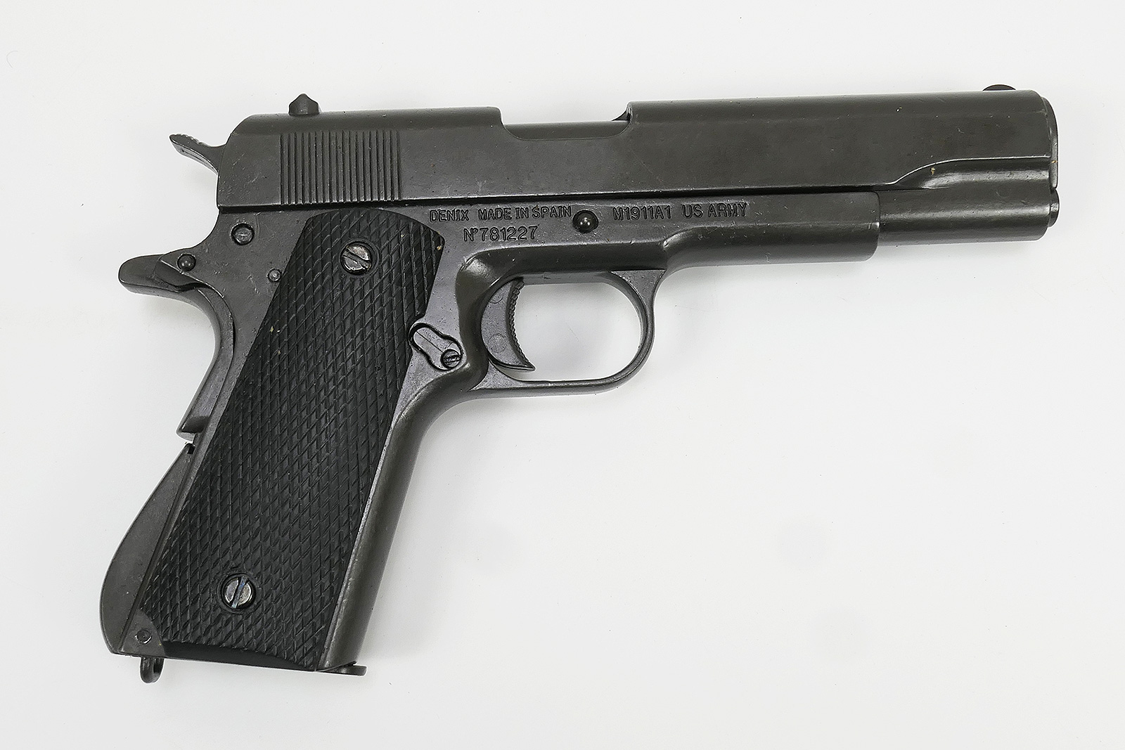 US Army Colt M1911 Automatic Caliber.45 Denix Deco Weapon DESTROYABLE