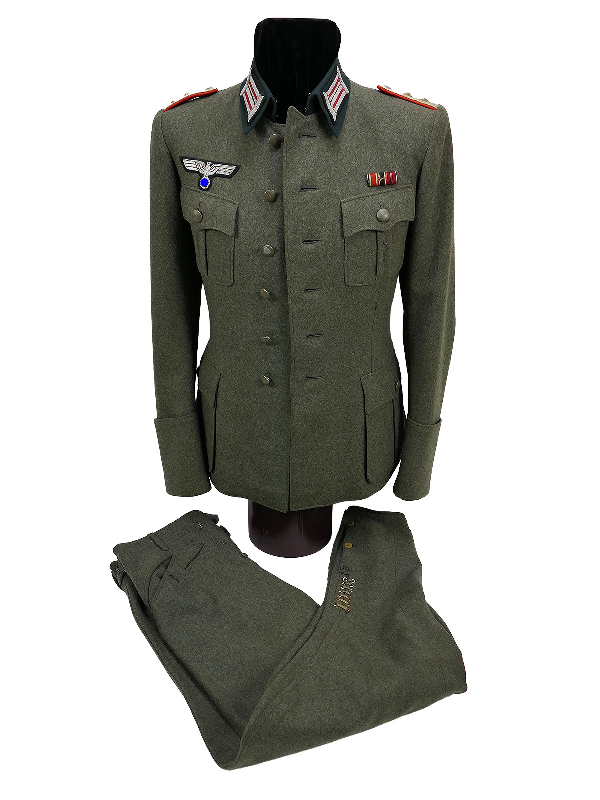 Original Wehrmacht Officer’s Field Jacket M36, Captain, Artillery, complete with breeches – COLLECTION