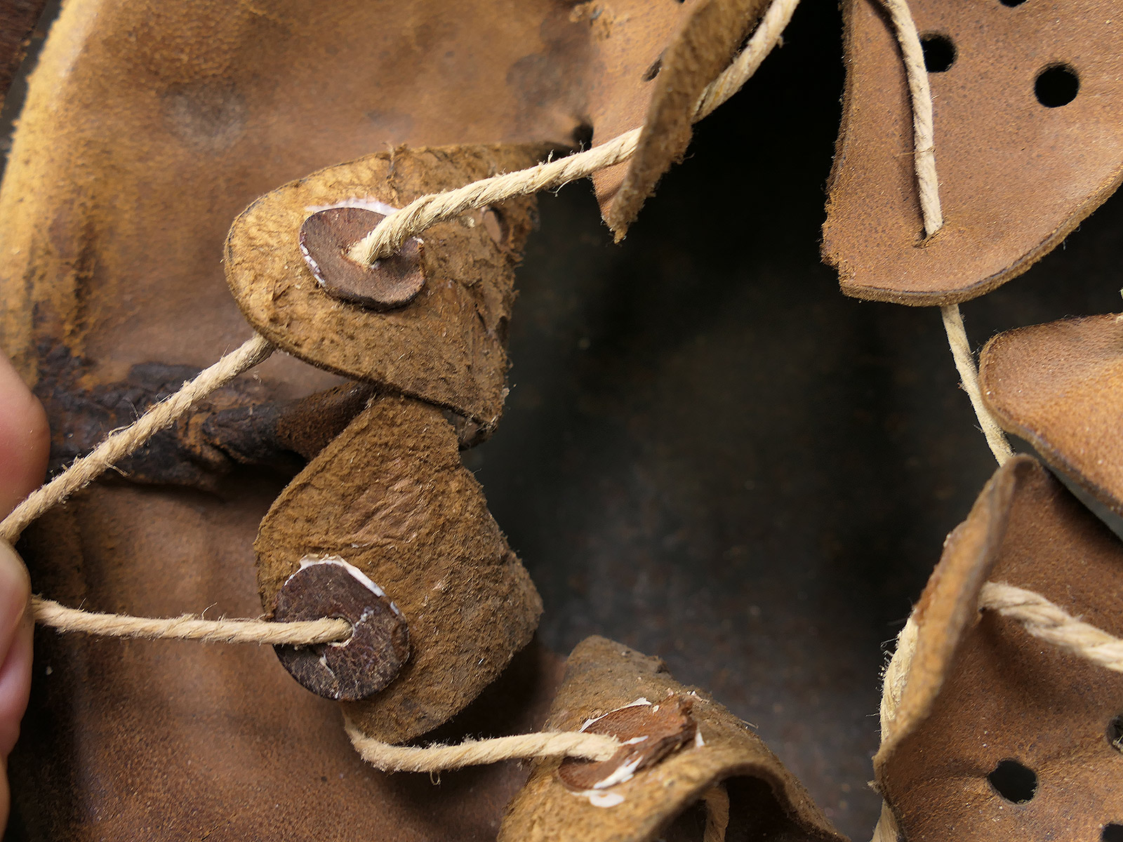 Wehrmacht SD M42 steel helmet with helmet lining and chin strap – ORIGINAL FIND FROM A BARN