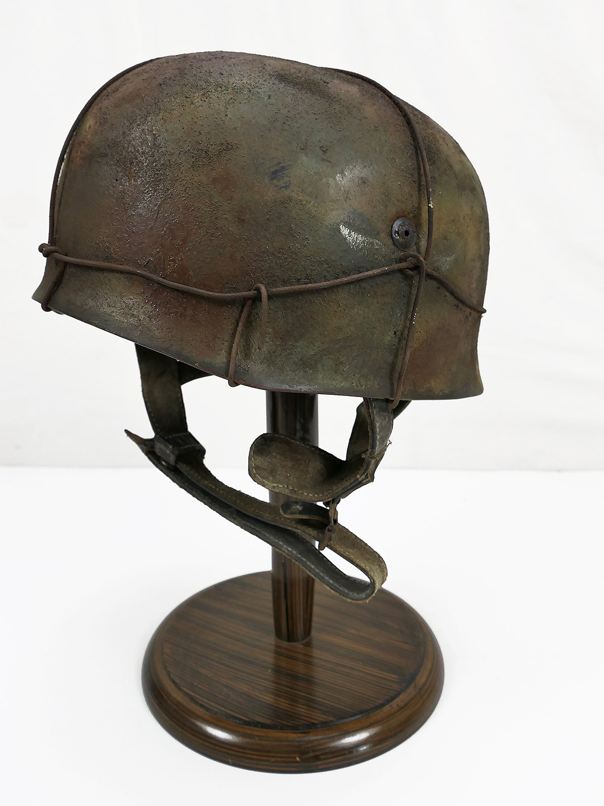 P1760027 Camouflage paratrooper helmet steel helmet M38 Luftwaffe paratrooper Normandy