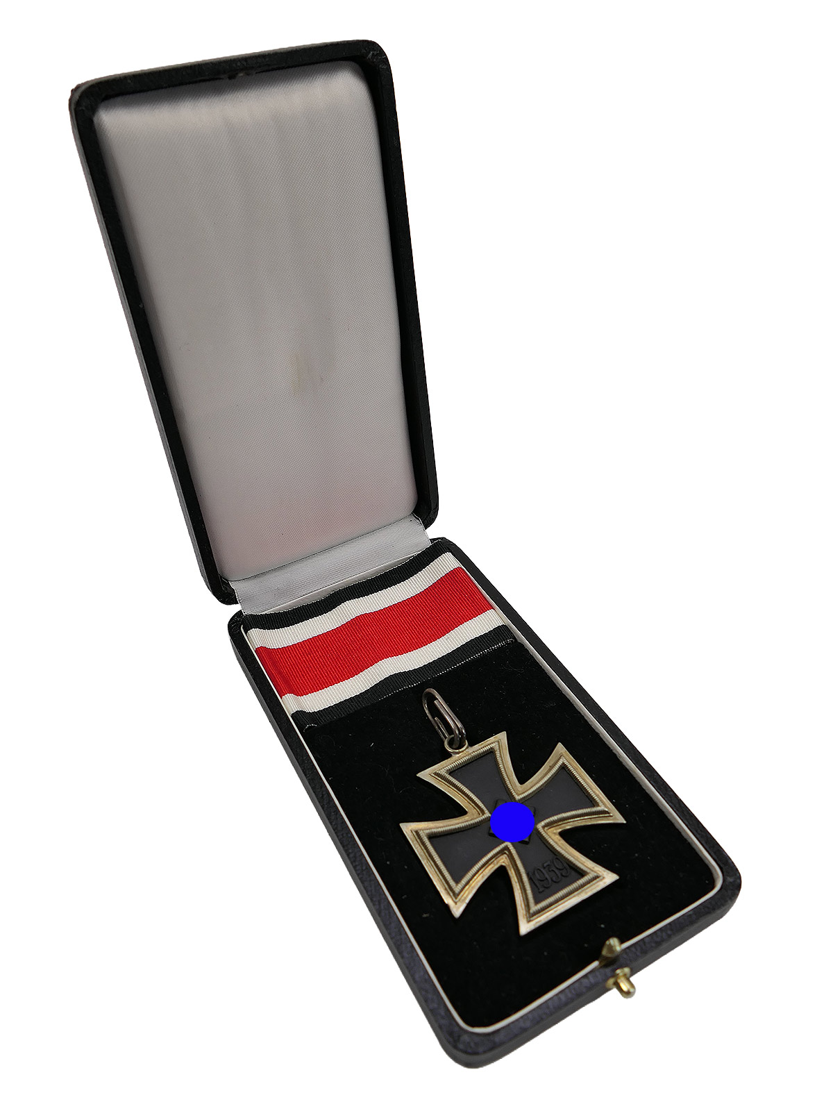 Wehrmacht Knight’s Cross of the Iron Cross 1939 L/17 “800” in an LDO case with ribbon