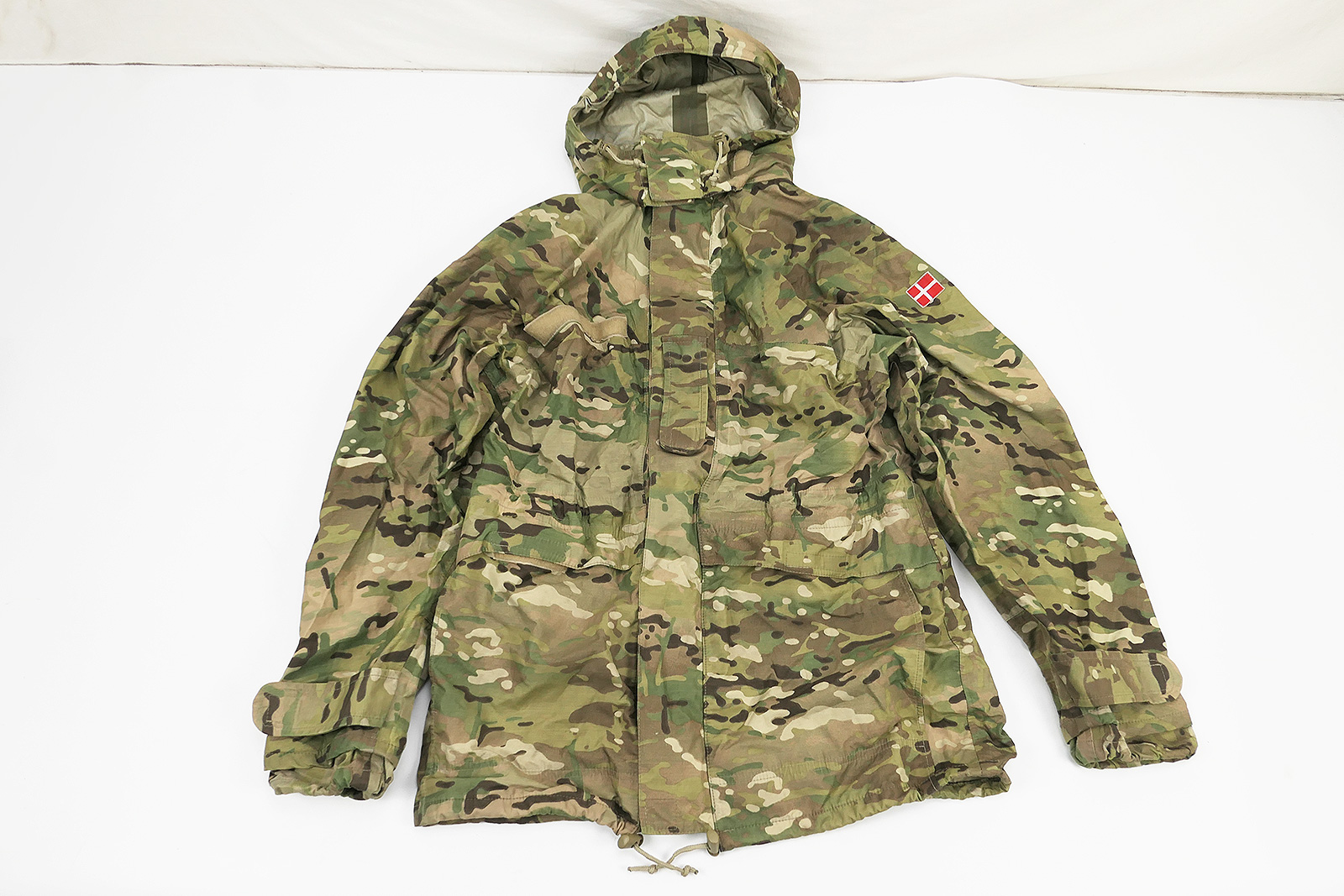 Denmark Gore-tex waterproof jacket size S Multicam 2017