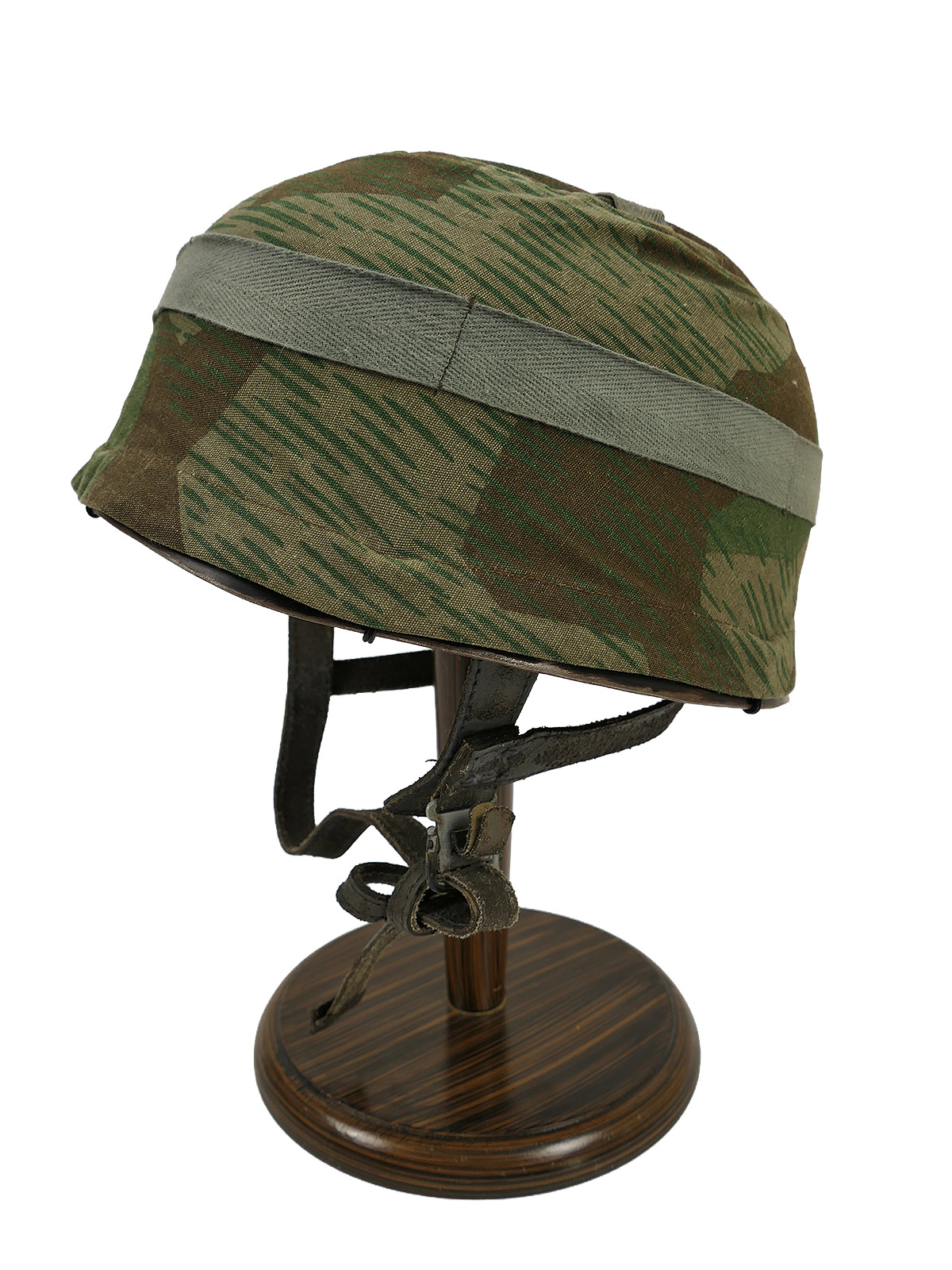 One-off item – Vintage paratrooper helmet: DD Stahlhelm M38 Luftwaffe paratrooper helmet with splinter-pattern camouflage helmet cover