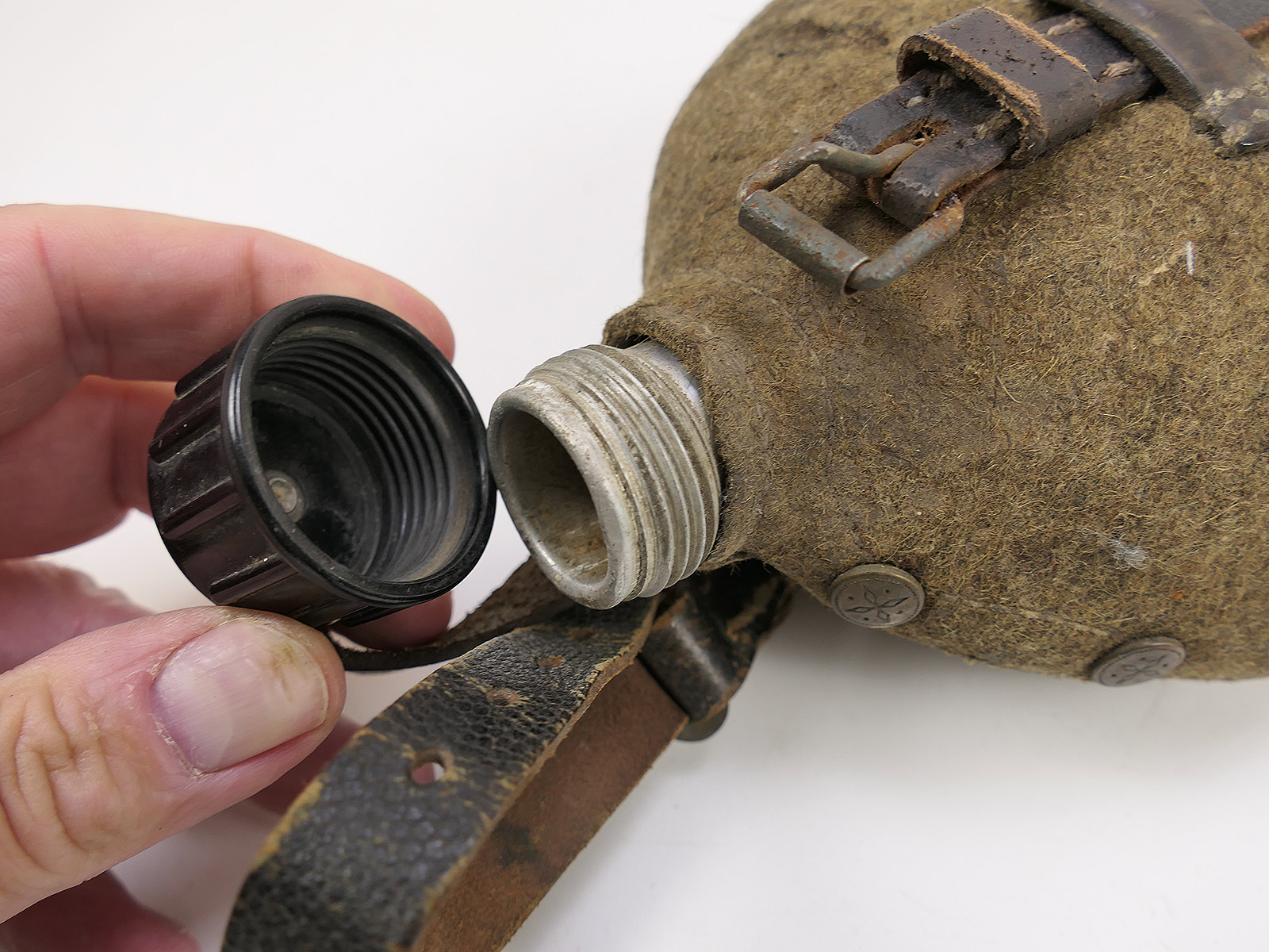 Wehrmacht MKK41 canteen with cup – COLLECTION BATTLE WORN