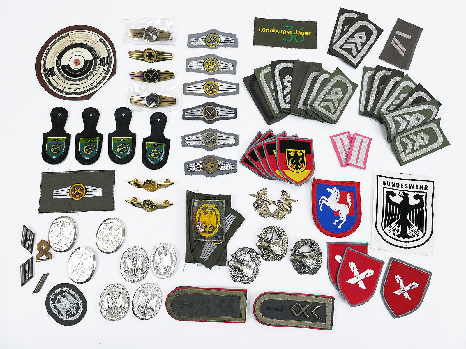 P1291218 Mixed lot Bundeswehr badge beret badge activity badge > 60 parts VIEW