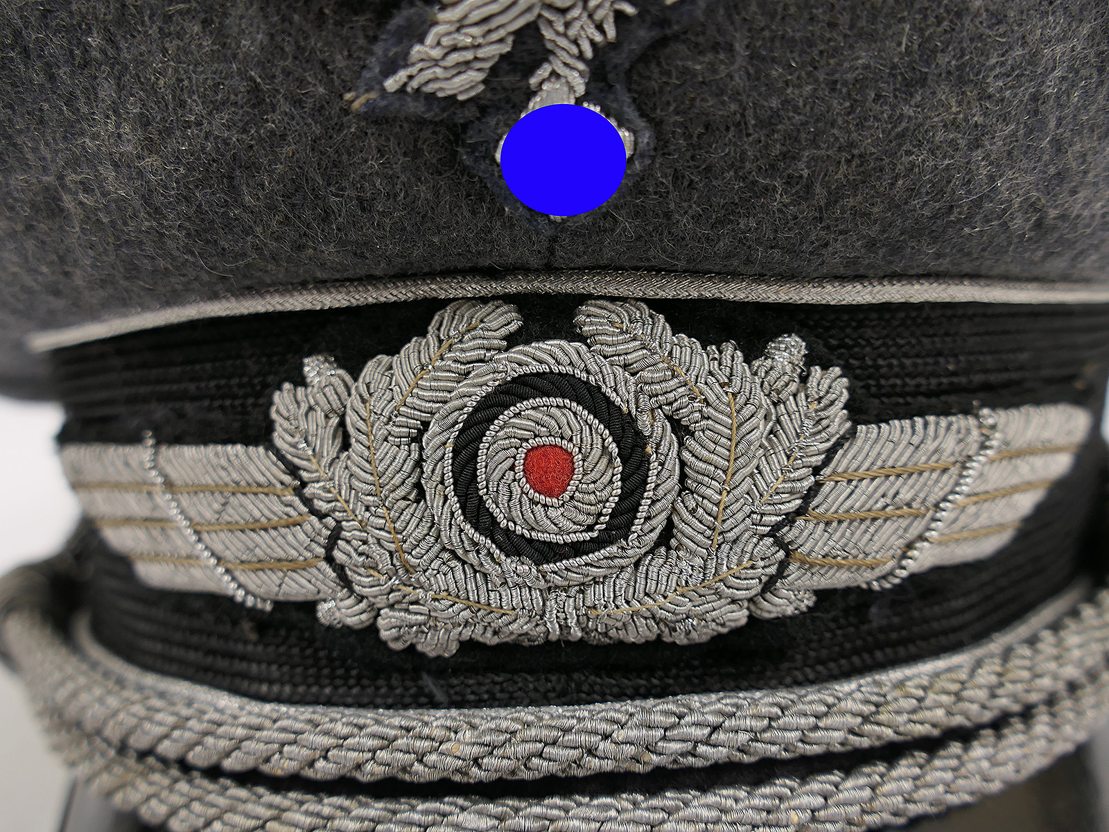 Original LUFTWAFFEN officer’s peaked cap with hand-embroidered details – COLLECTION