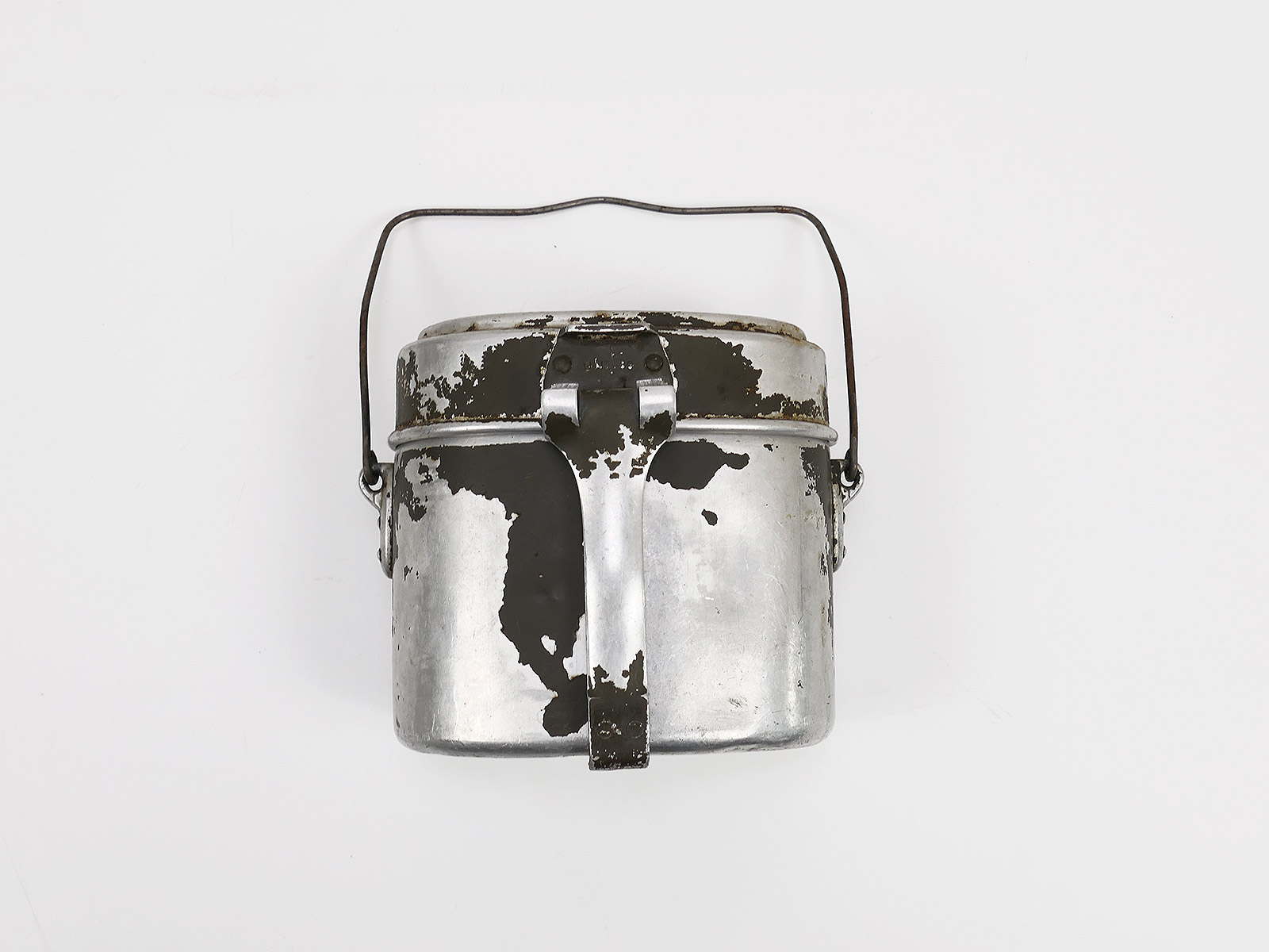 Original Wehrmacht cookware and tableware