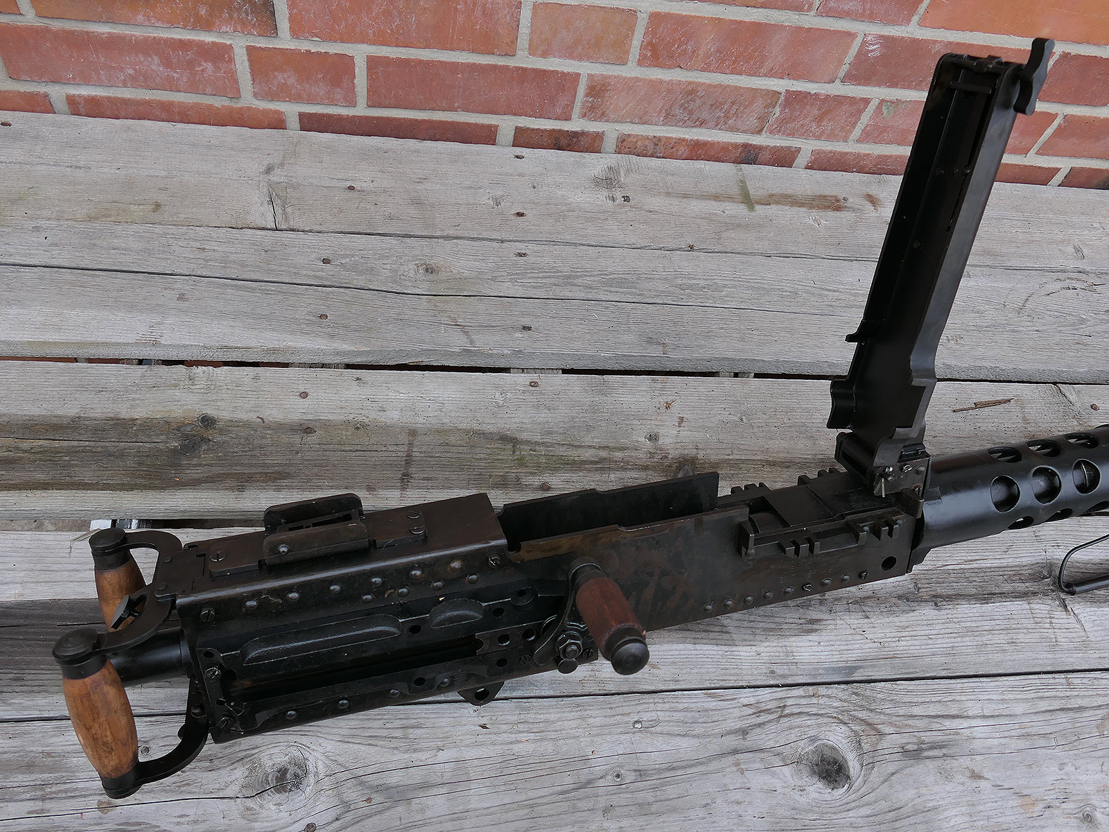 #A Browning Machine Gun MG Cal. 50 M2 Jeep Mount Tripod – Model – 1:1 metal replica, barrel can be dismantled