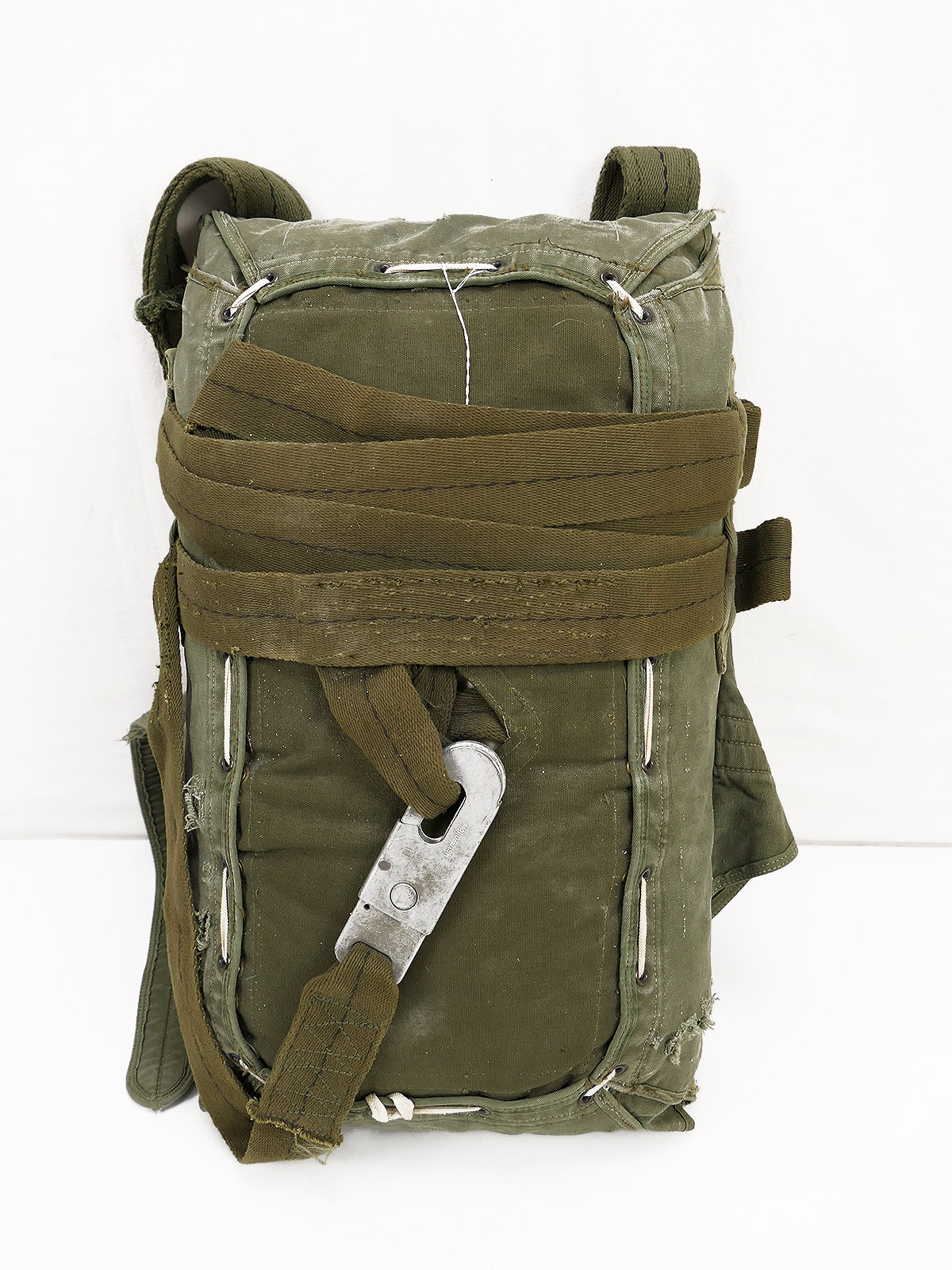 US WW2 T-5 Parachute Harness, Paratrooper, COLLECTION, BATTLE-WORN