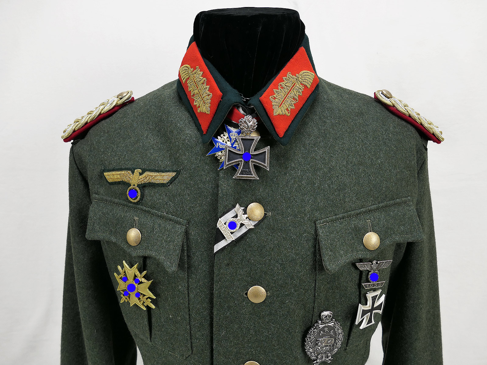 Wehrmacht M36 uniform field tunic, General’s Grade 54, with Knight’s Cross of the Pour le Mérite and the Spain Cross, worn