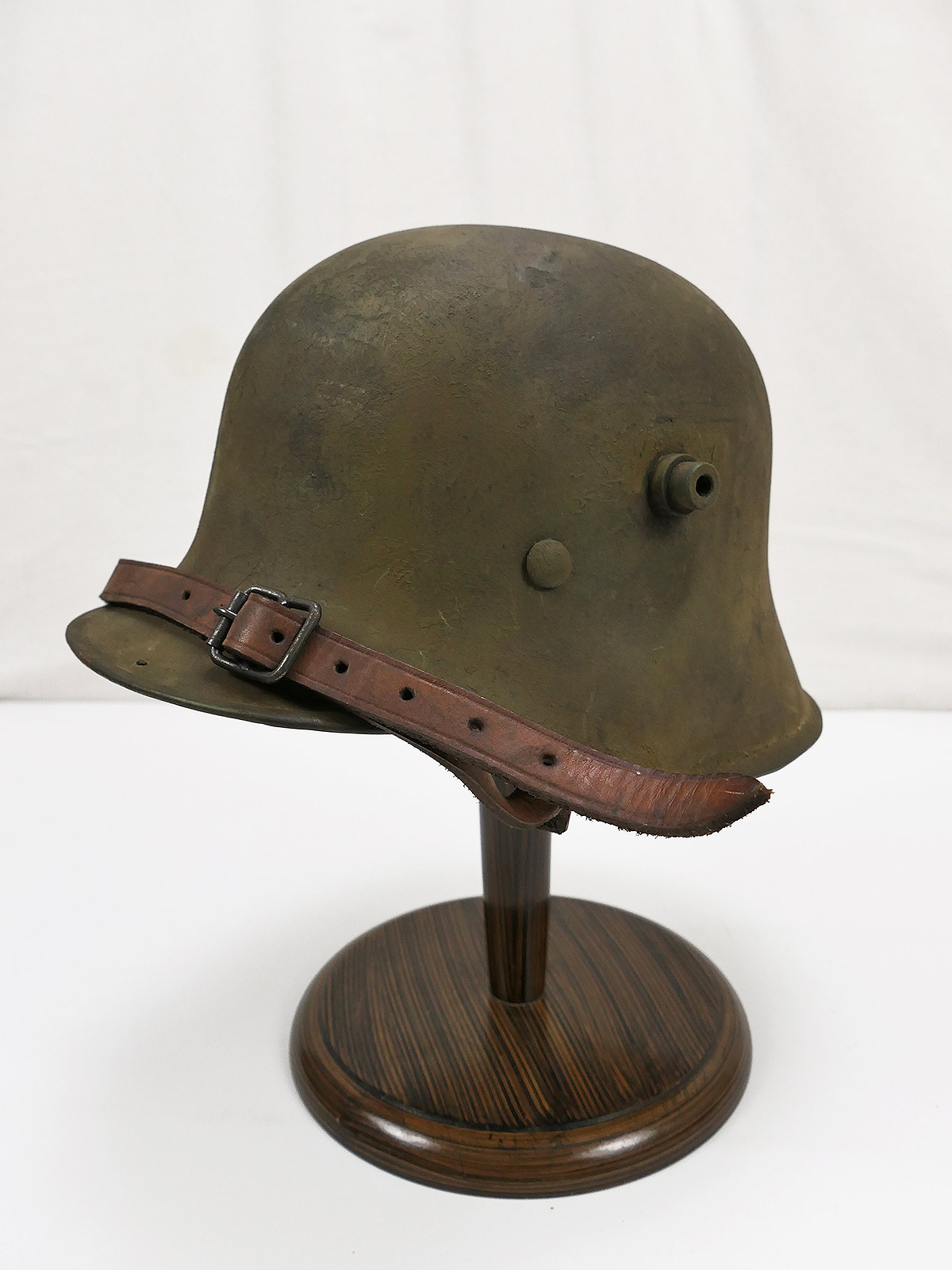 M18 steel helmet horn helmet with inner lining and chinstrap Battleworn