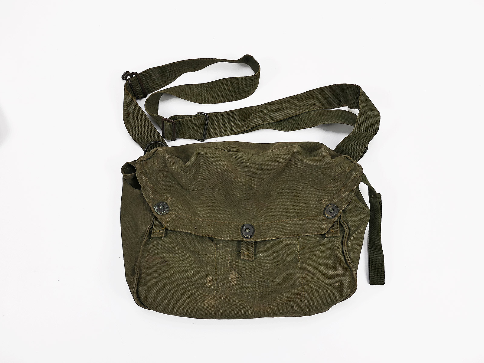 #1 Original US Army WW2 Lightweight Gas Mask Bag Gas Mask Bag / Collection BATTLE WORN 